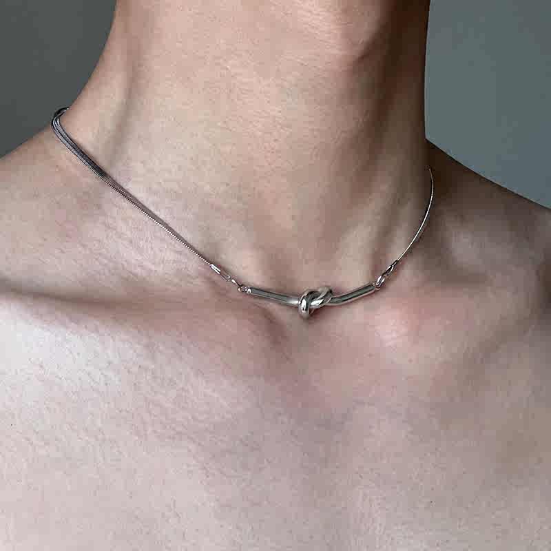 Discover high-quality metal chain necklaces designed for fashion lovers. These durable and stylish pieces are perfect for adding a touch of sophistication to any look. Shop now and enjoy timeless elegance.