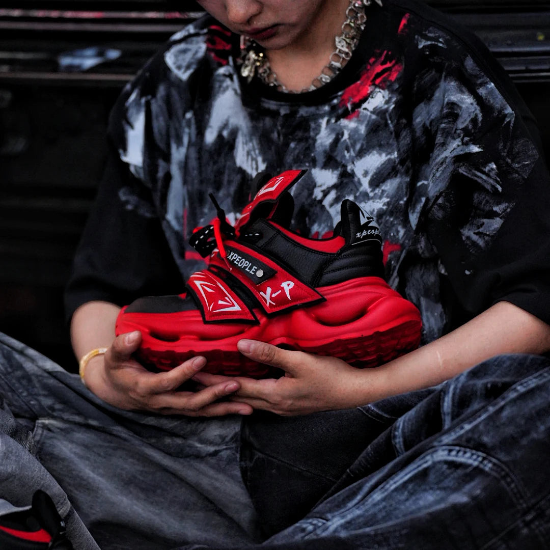 Sanhoostudio dad sneakers featuring a clean streetwear silhouette, cushioned 8 cm platform sole, and versatile everyday styling. Designed for lasting comfort with a bold urban aesthetic that pairs effortlessly with casual and oversized outfits.