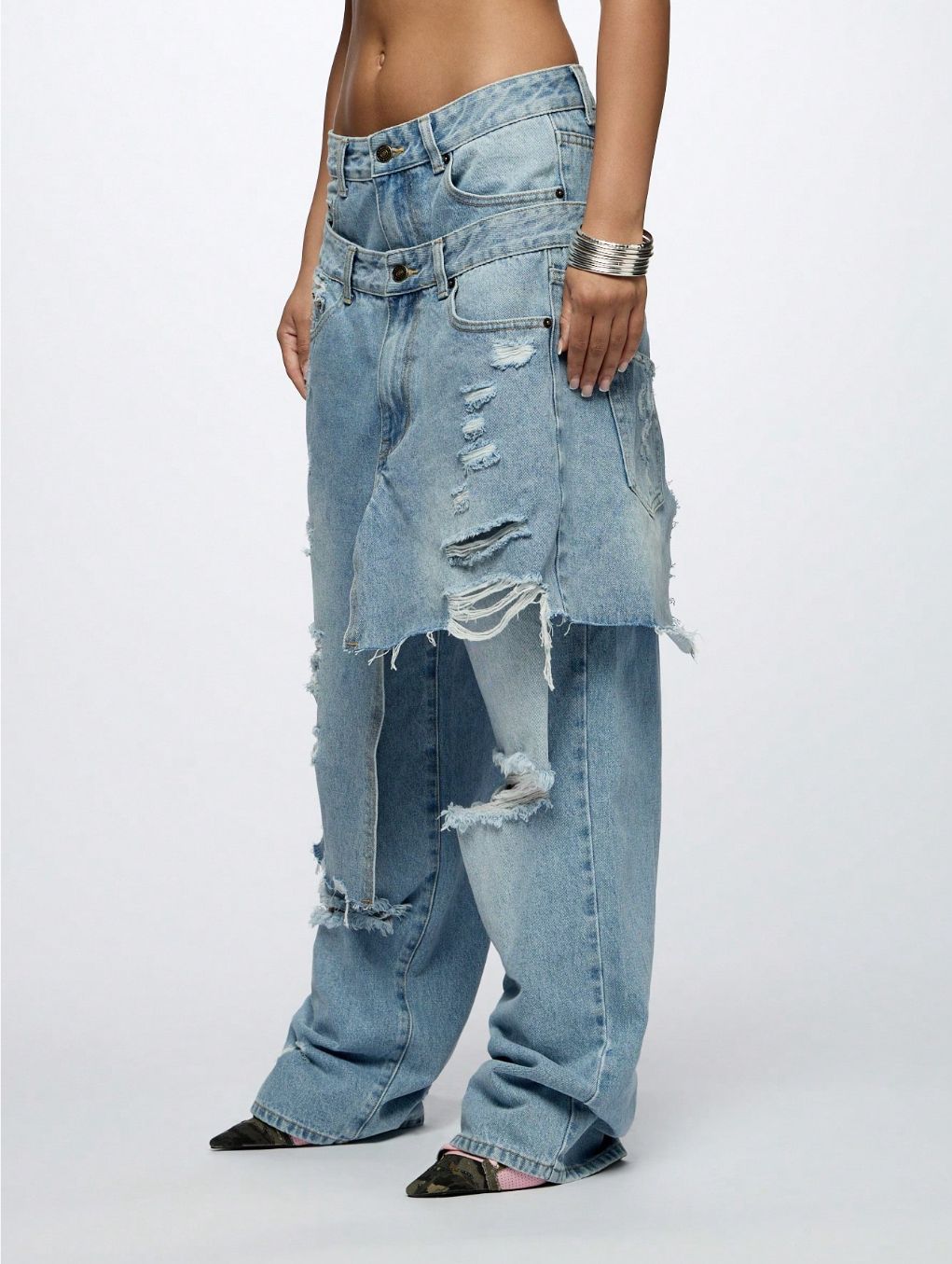 Upgrade your streetwear with the Loose Ripped High-Street Denim Jeans from Sanhoostudio. Designed with a relaxed fit and stylish distressed details, these jeans offer maximum comfort while keeping you effortlessly trendy. Perfect for casual outings and urban fashion looks.