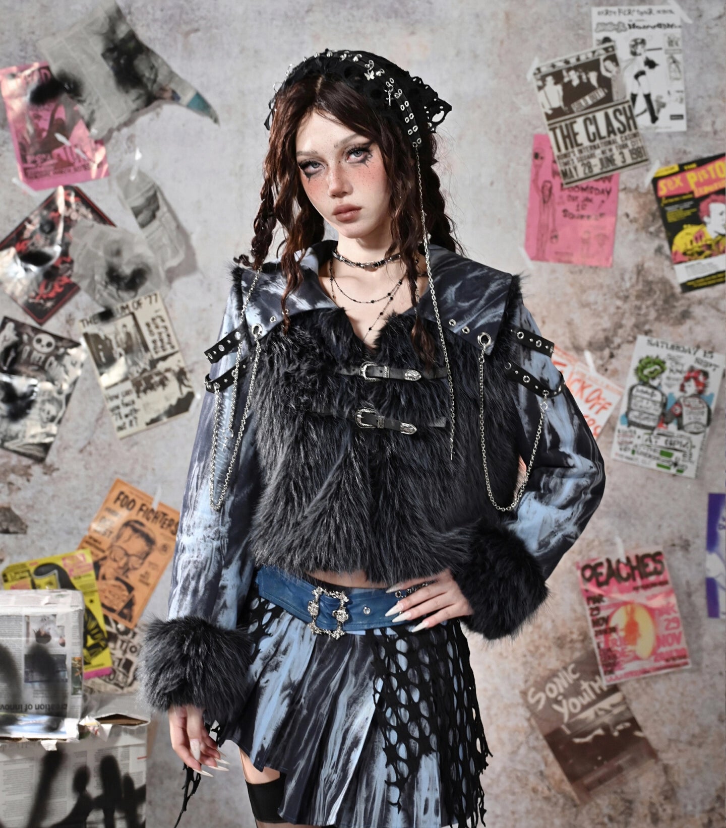 Sanhoostudio’s tie-dye chain fur jacket redefines Y2K punk style with plush warmth, bold patchwork, and edgy detailing for standout winter outfits.