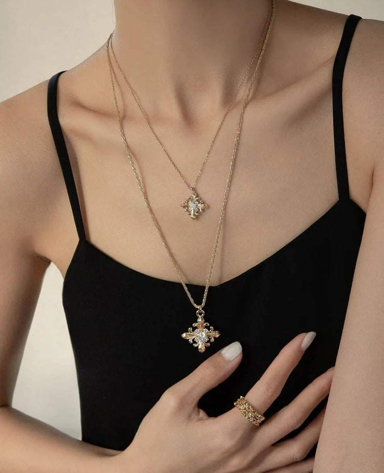 Minimal Iris Pendant Necklace