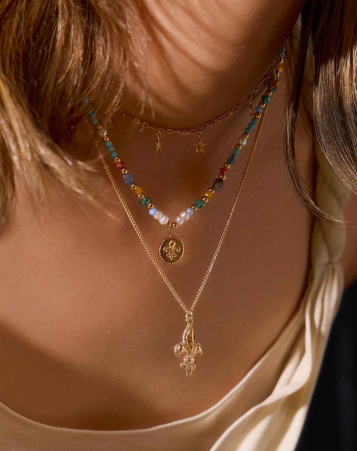Sanhoostudio’s ocean-inspired necklace features colorful beads and a playful pendant. Perfect for beach vacations, layering, or couple gifts full of summer energy.