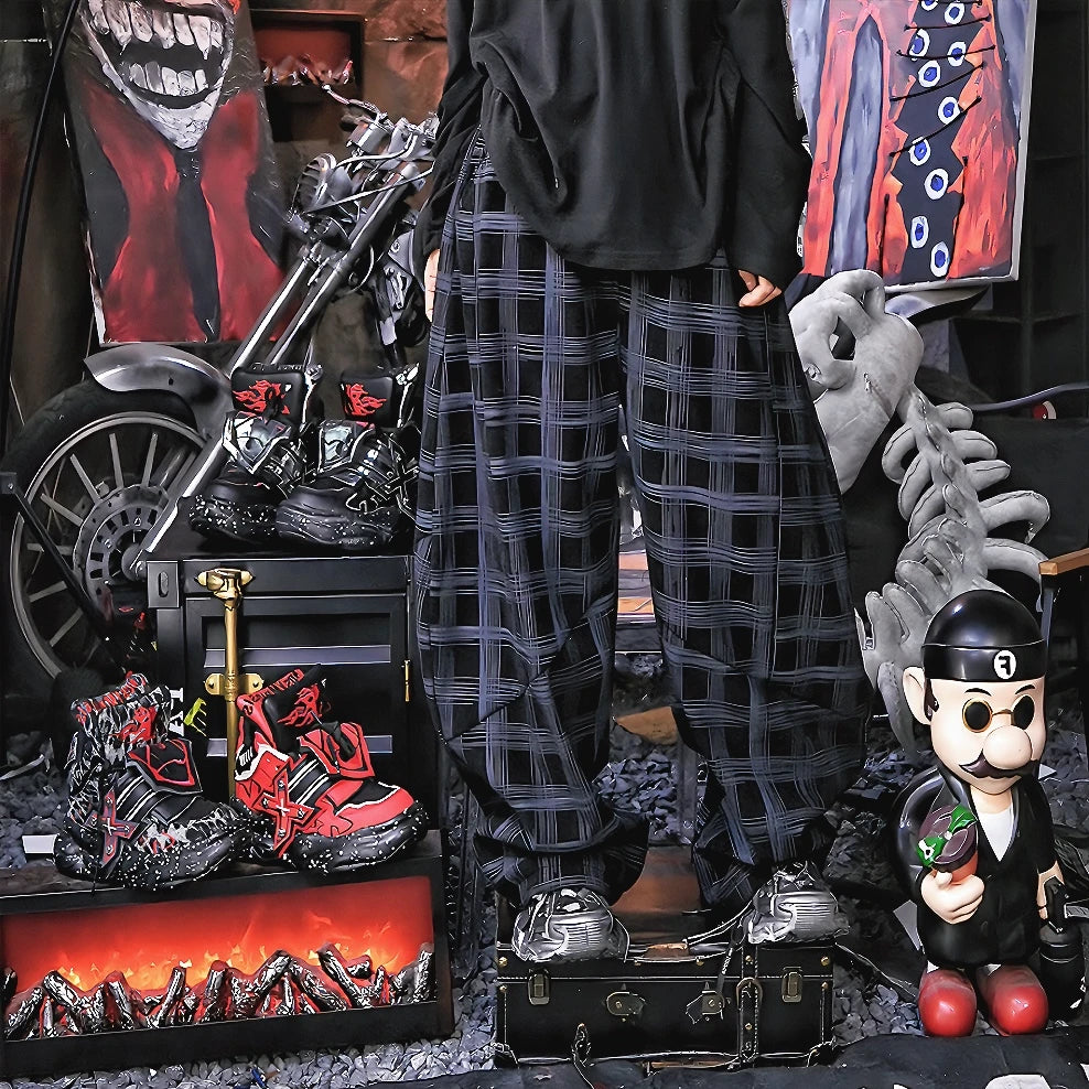 High-waisted retro striped wide-leg pants with fleece lining for warmth and comfort. Perfect for winter streetwear and daily styling.