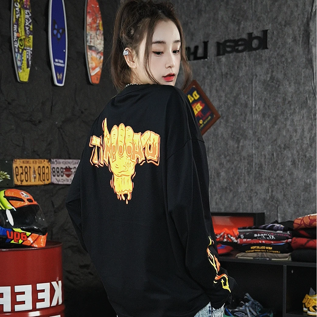 A moto-style street dance set featuring bold lines and dynamic movement design. Perfect for performance, hip-hop styling, or daily street looks.