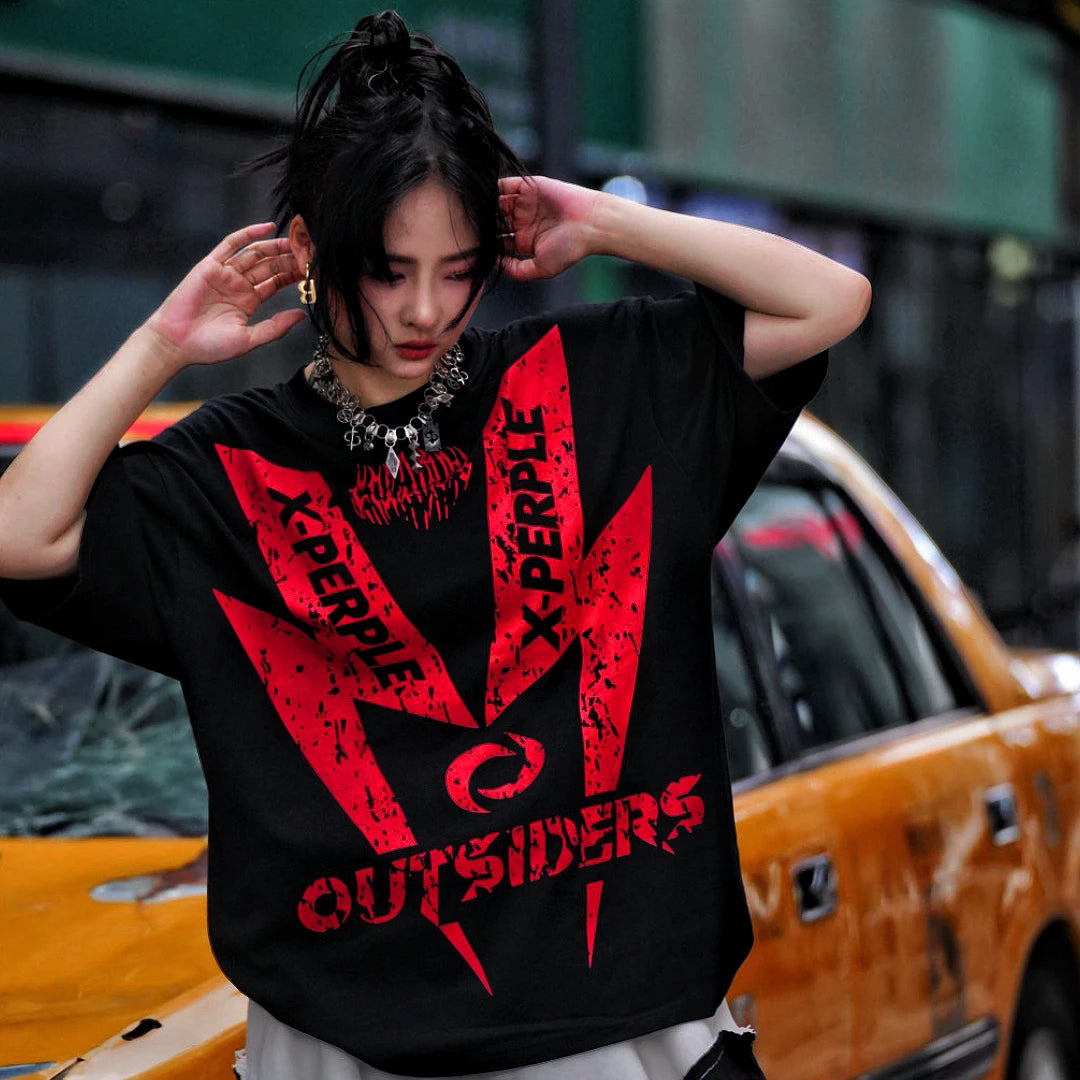 Sanhoostudio short sleeve T-shirt featuring lightning-inspired spray print artwork, breathable fabric, and an oversized fit. Built for summer streetwear outfits with comfort, personality, and everyday versatility.