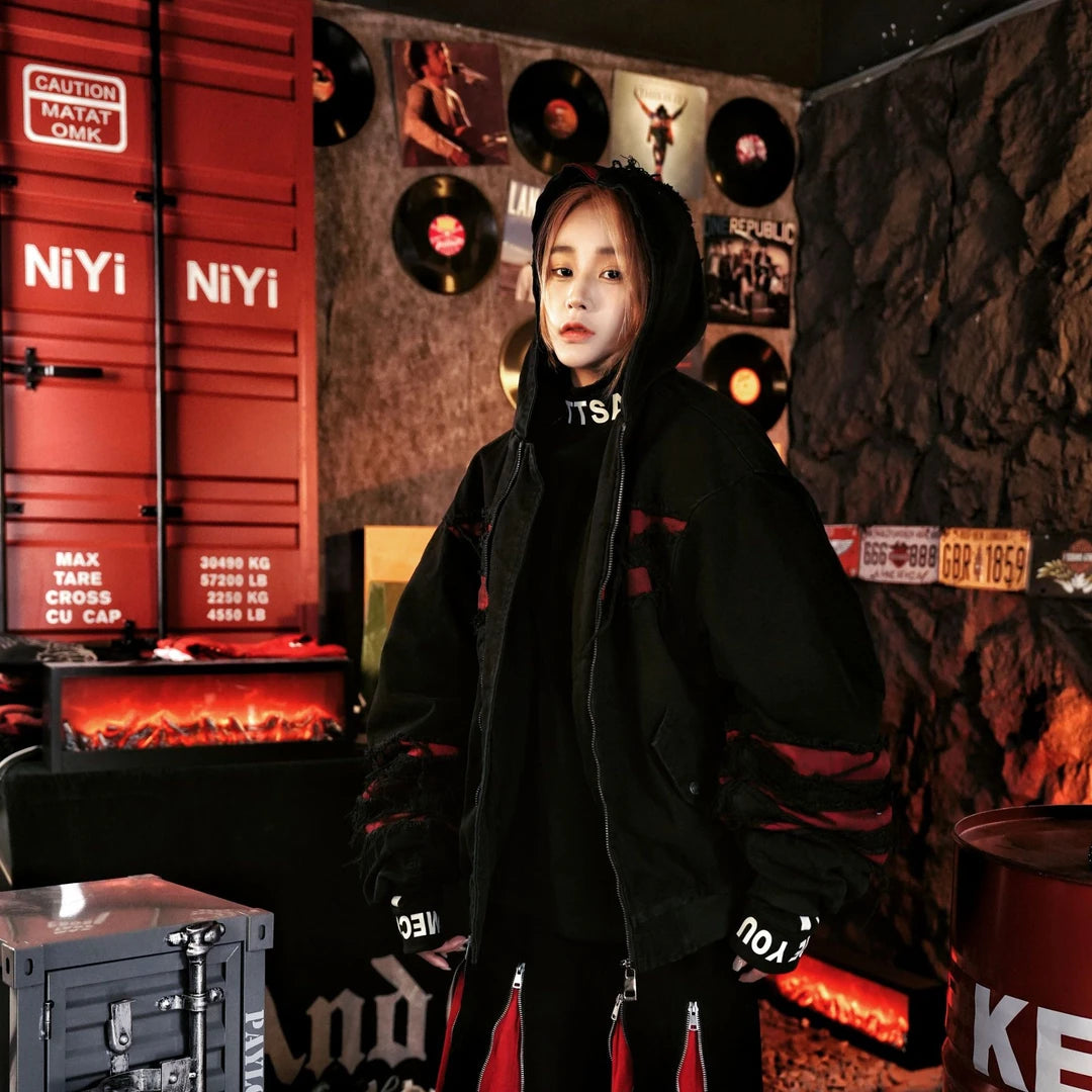 Sanhoostudio hooded padded jacket featuring heavyweight construction, lightweight insulation, and a relaxed oversized silhouette. Designed for American-inspired fall and winter streetwear styling with comfortable warmth, versatile layering, bold casual proportions, and everyday urban appeal.