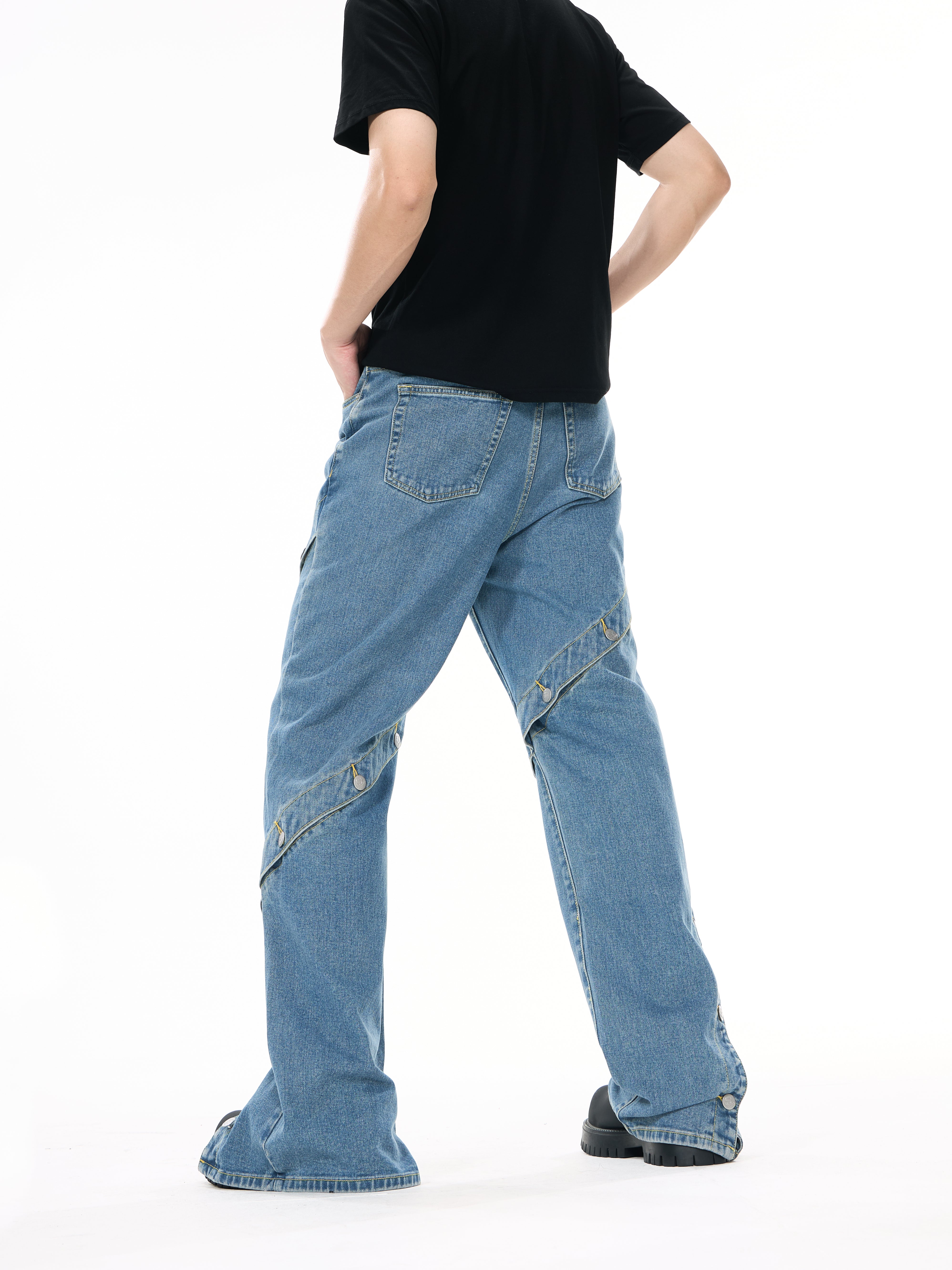 Metal Button Wide-leg Jeans