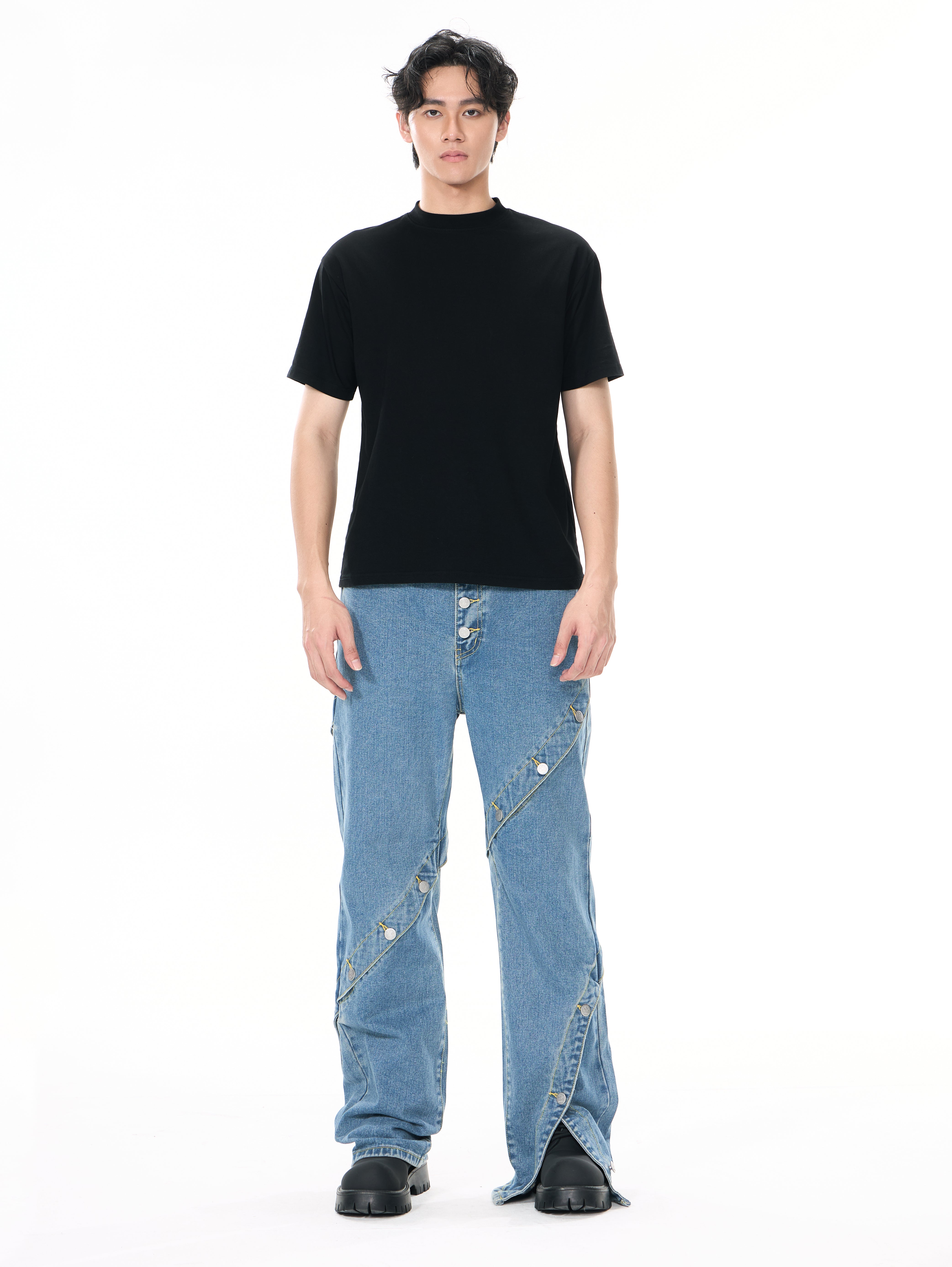 Metal Button Wide-leg Jeans