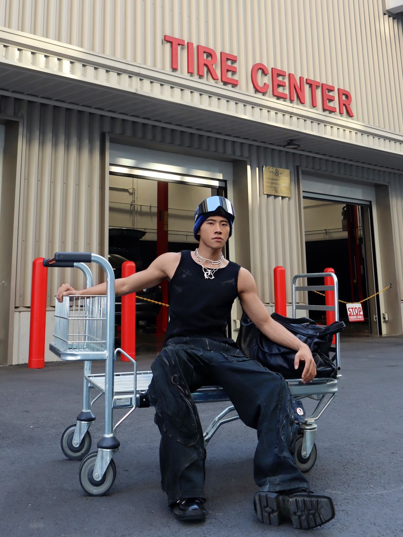 Spliced Distressed Raw Edge Clean-fit Straight Jeans