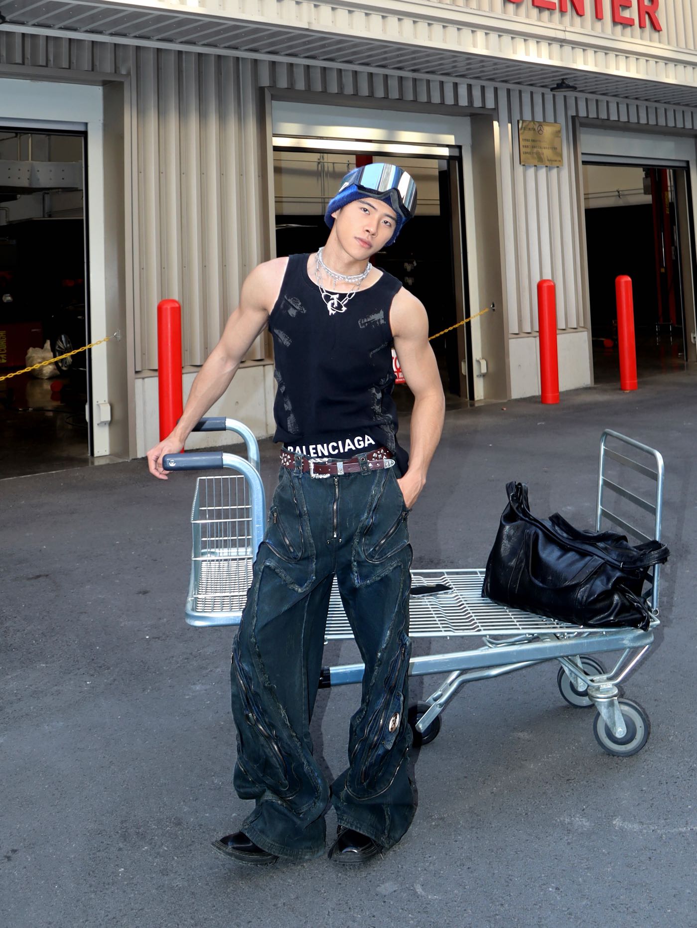 Spliced Distressed Raw Edge Clean-fit Straight Jeans