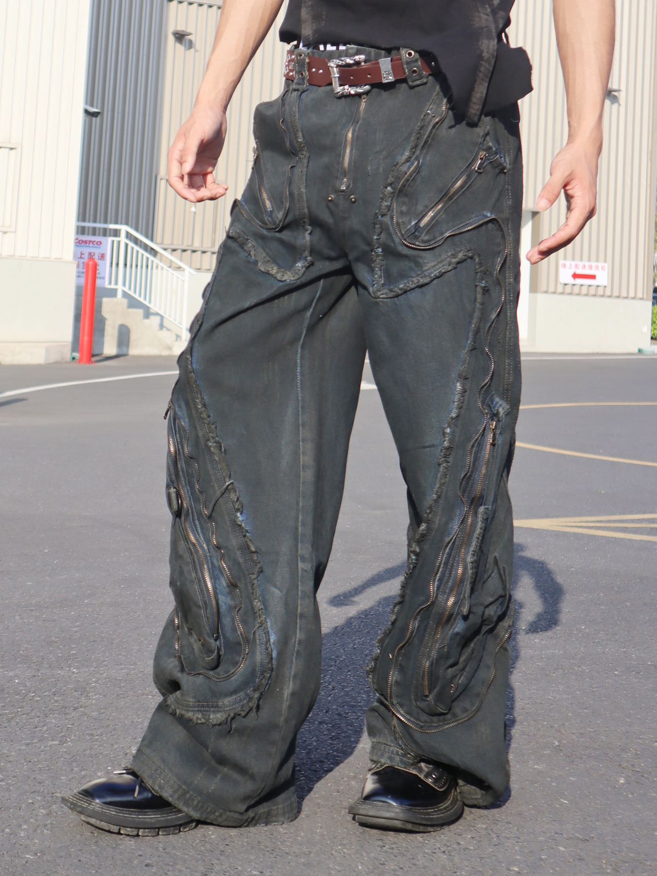 Spliced Distressed Raw Edge Clean-fit Straight Jeans