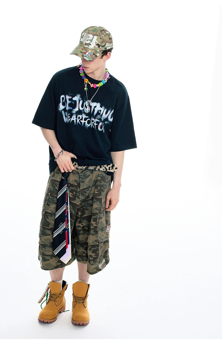 These Sanhoostudio denim shorts feature a camouflage print with vintage washing for a rugged retro effect. Designed with a relaxed fit, they deliver everyday comfort while embracing a military-inspired urban aesthetic.