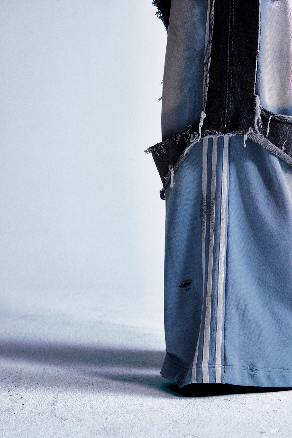 Fake Two-piece Contrast Color Stitching Ripped Jeans