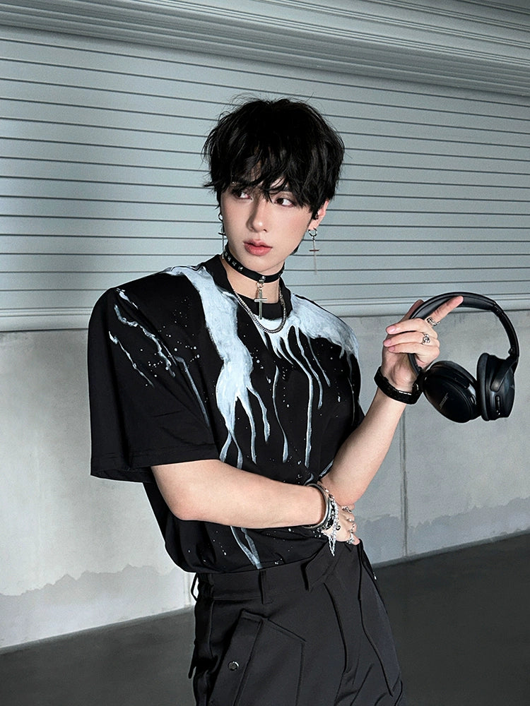 The Sanhoostudio oversized hip-hop T-shirt delivers effortless streetwear style with a relaxed silhouette and pure cotton comfort. Perfect for urban casual outfits, it’s a staple for high street wardrobes.