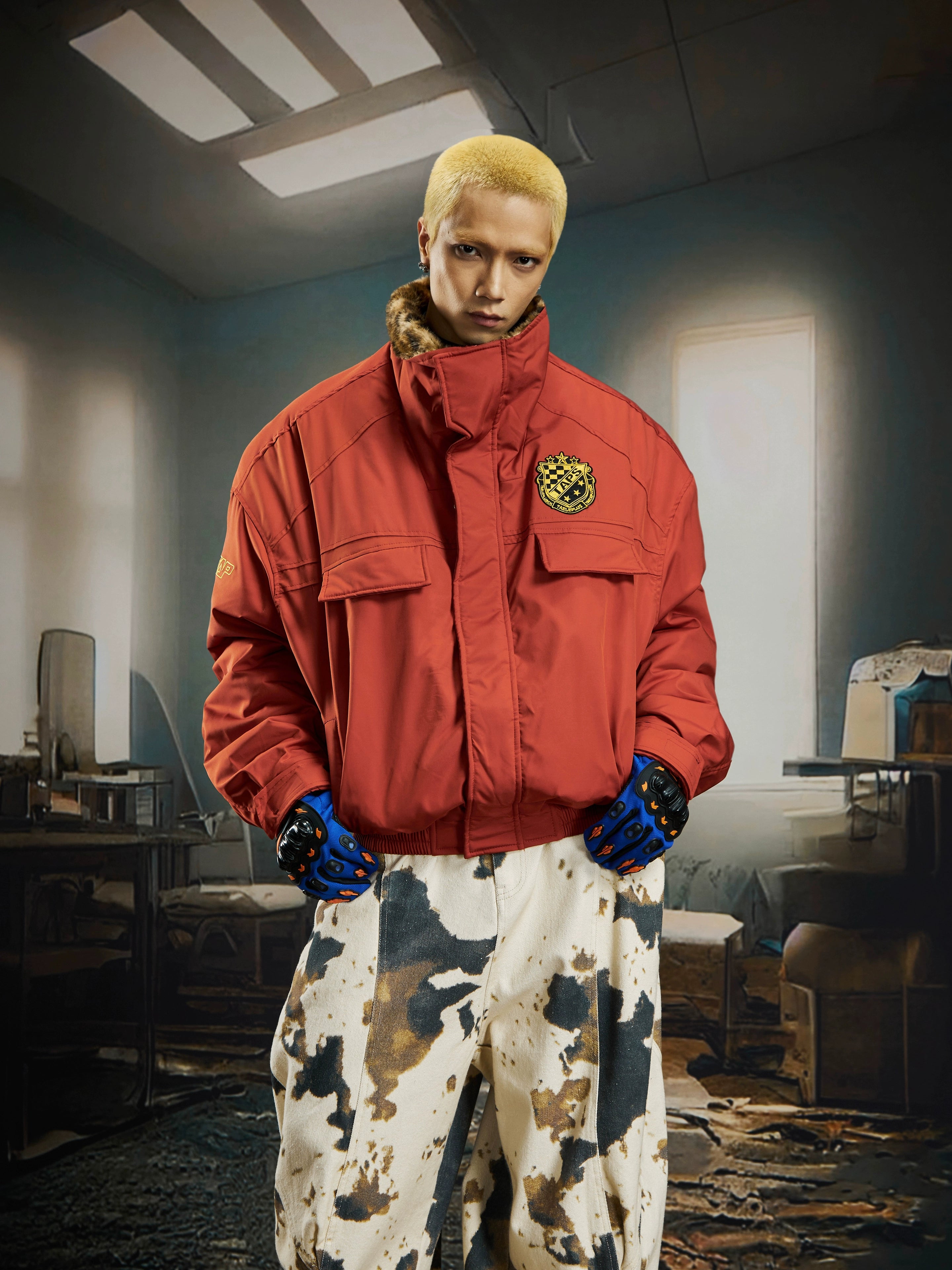 A retro leopard padded workwear jacket from Sanhoostudio, featuring a short relaxed cut, heavy padding, and bold street attitude for winter layering.