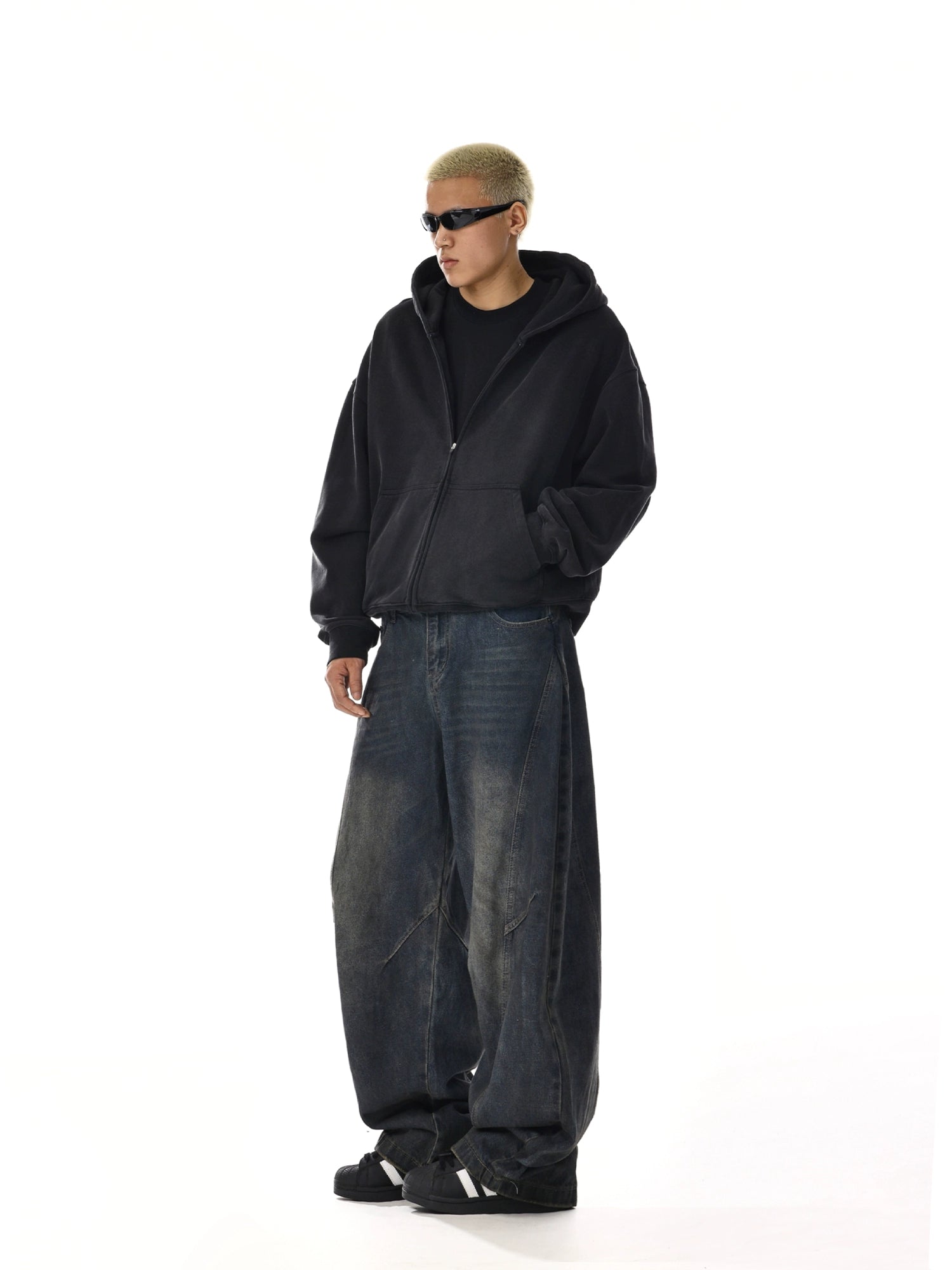 Washed Curved Denim Jeans with Streetwear Oversized Fit