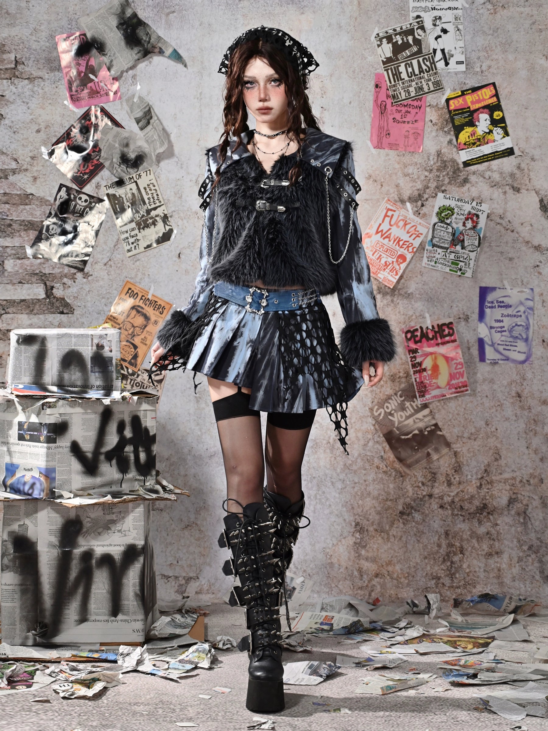 Sanhoostudio’s tie-dye chain fur jacket redefines Y2K punk style with plush warmth, bold patchwork, and edgy detailing for standout winter outfits.
