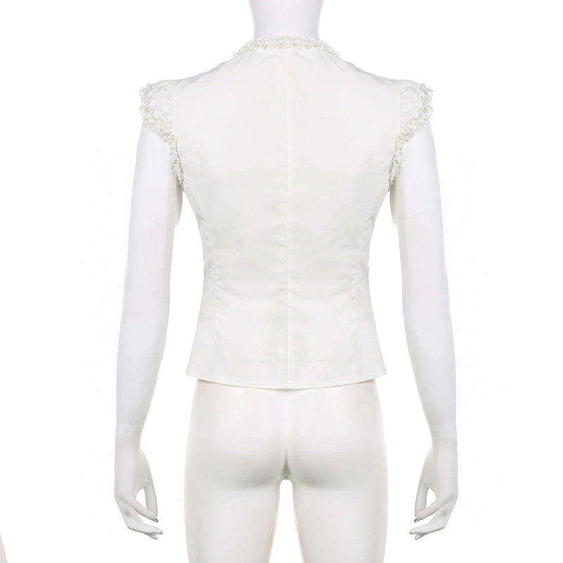 Sanhoostudio’s lace-up slim waist T-shirt offers a unique deconstructed silhouette with lace detail, blending feminine charm with edgy streetwear. A stylish choice for standout urban looks.