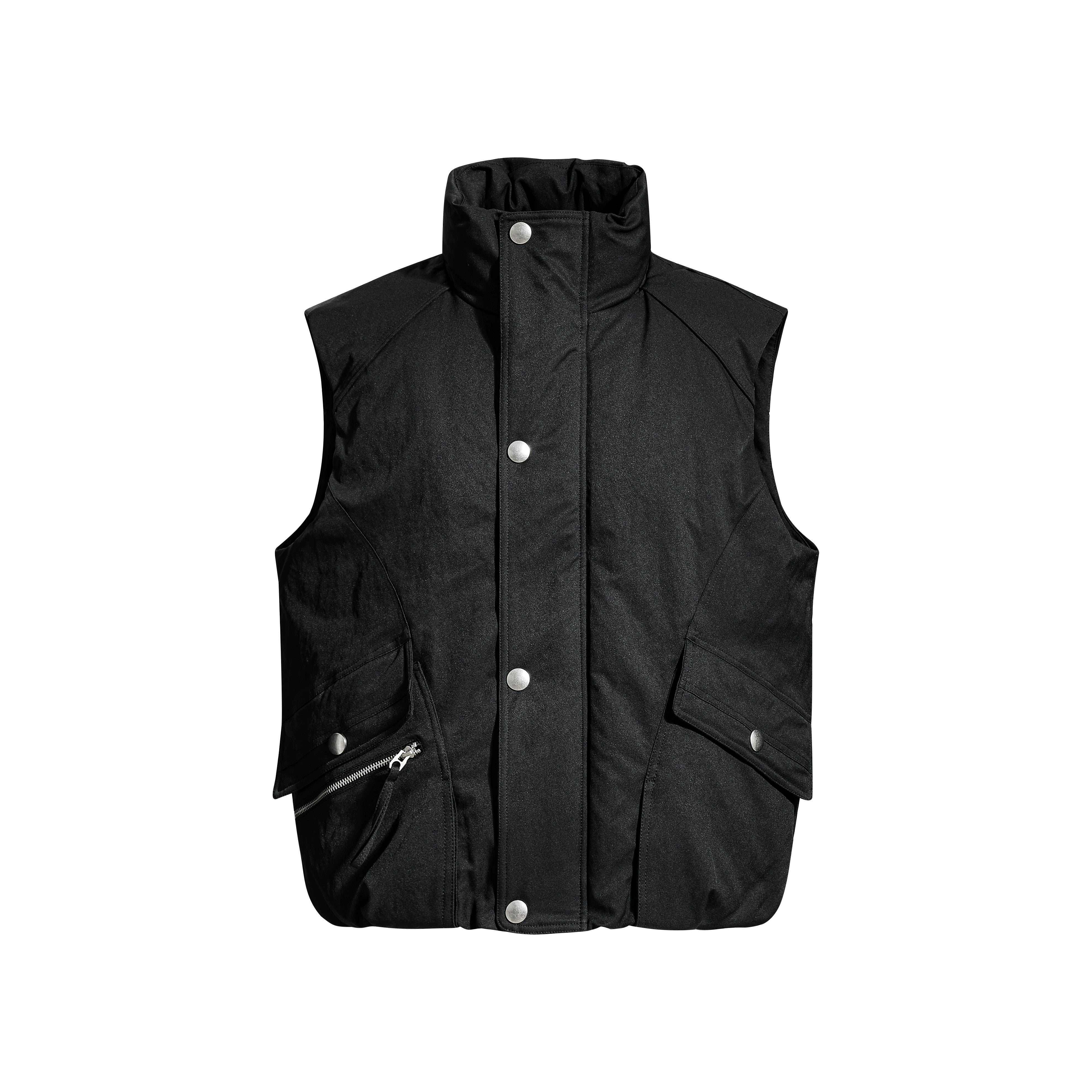 A short stand-collar puffer vest filled with 90% premium white duck down for lightweight warmth. A clean winter essential crafted by Sanhoostudio.