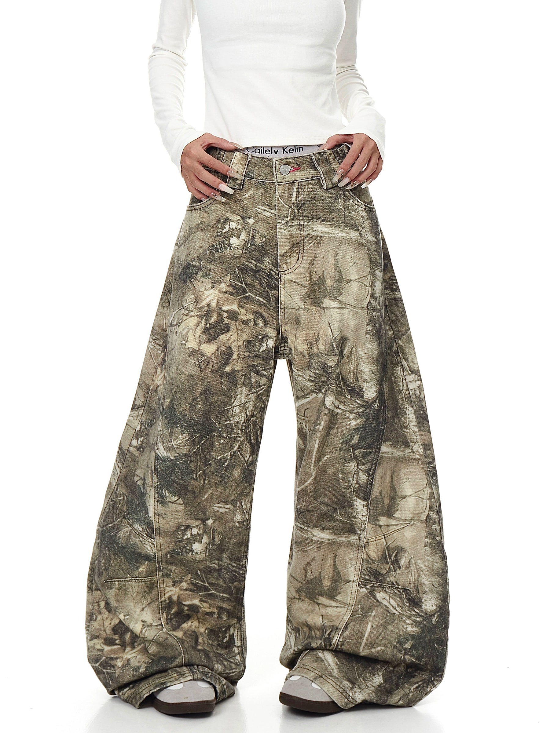 Letter Embroidered Branch Camo Denim Pants