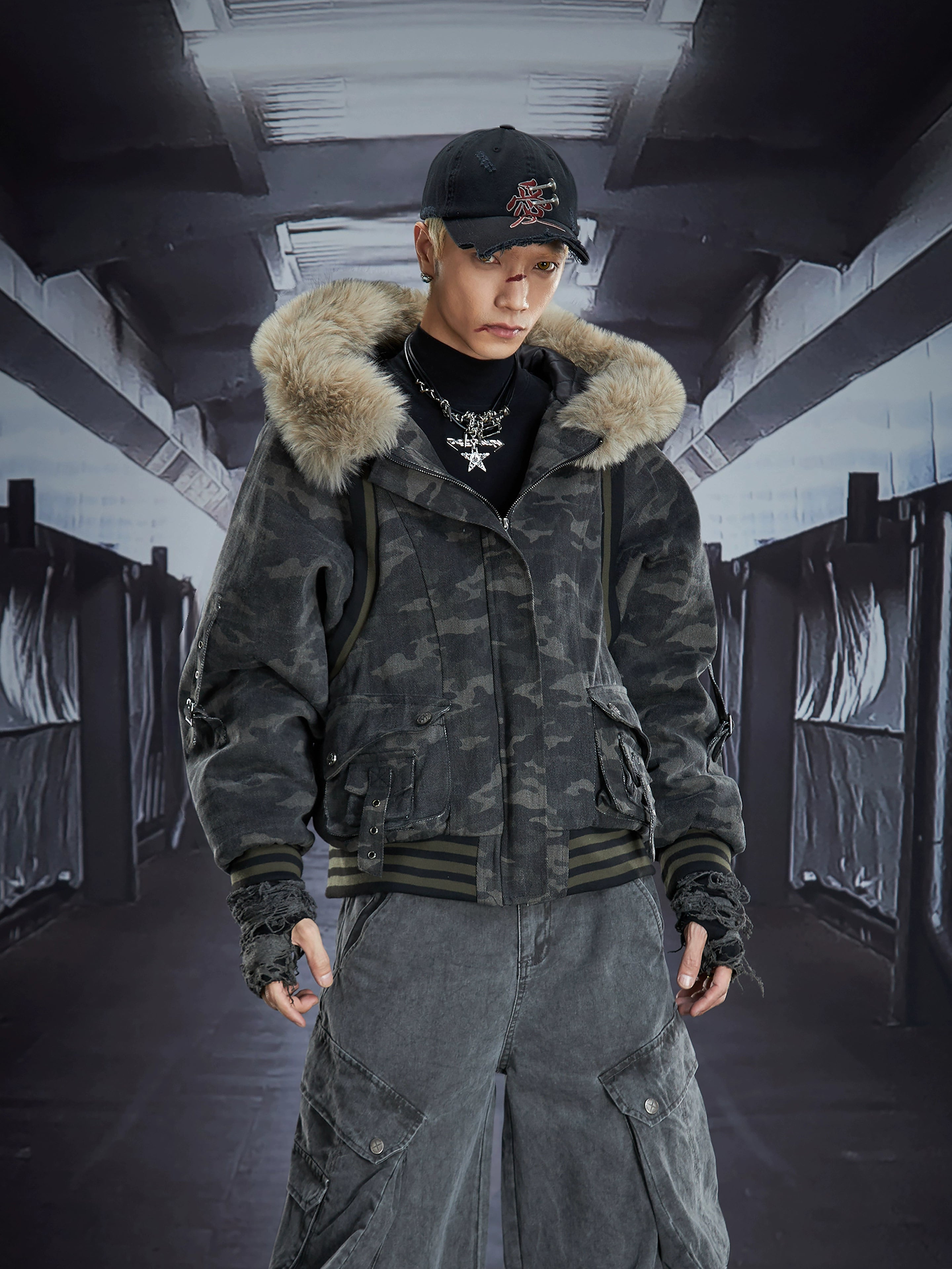 2-Way Detachable Sleeve Camo Furry Hooded Short Puffer