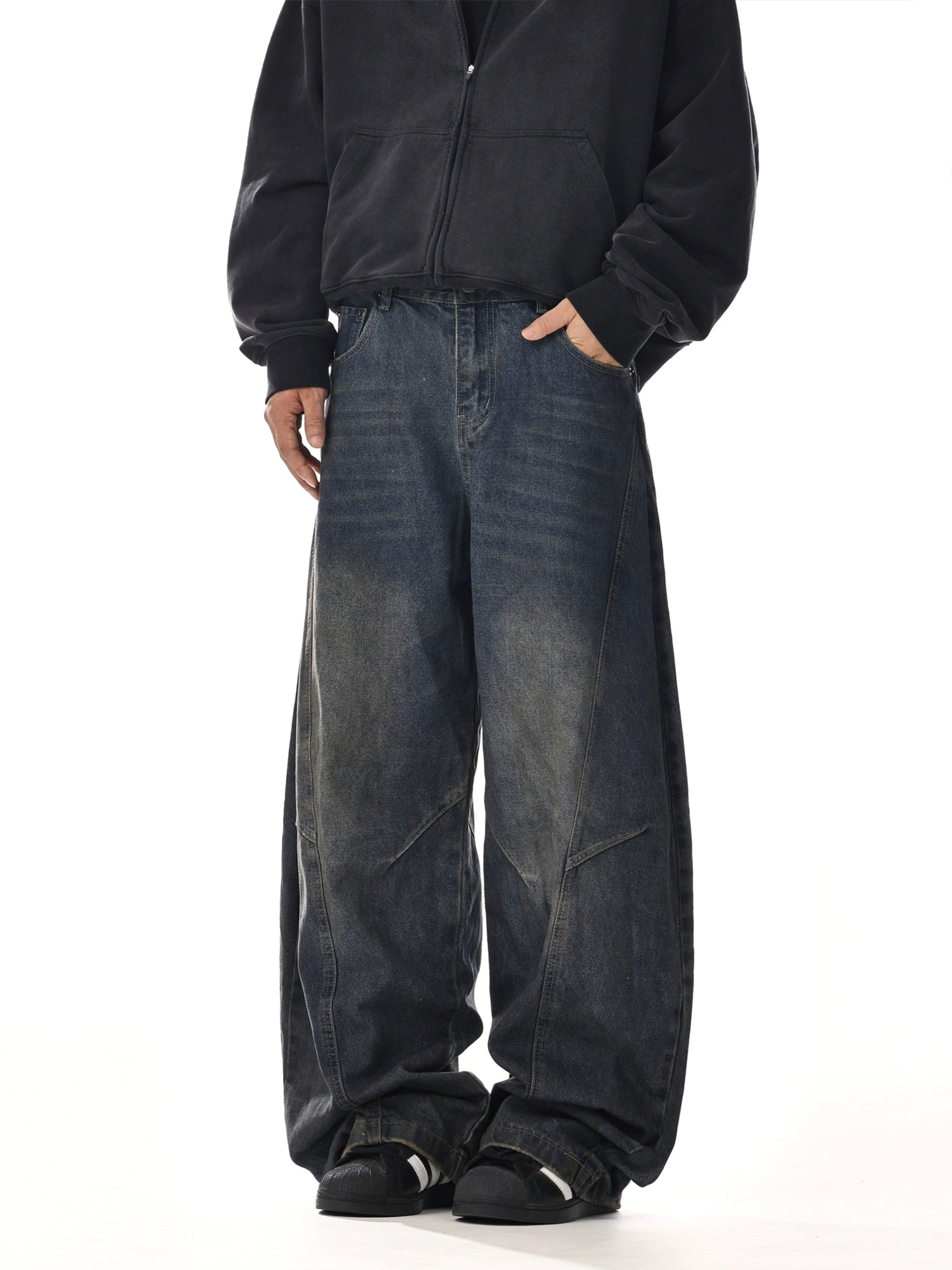 Washed Curved Denim Jeans with Streetwear Oversized Fit