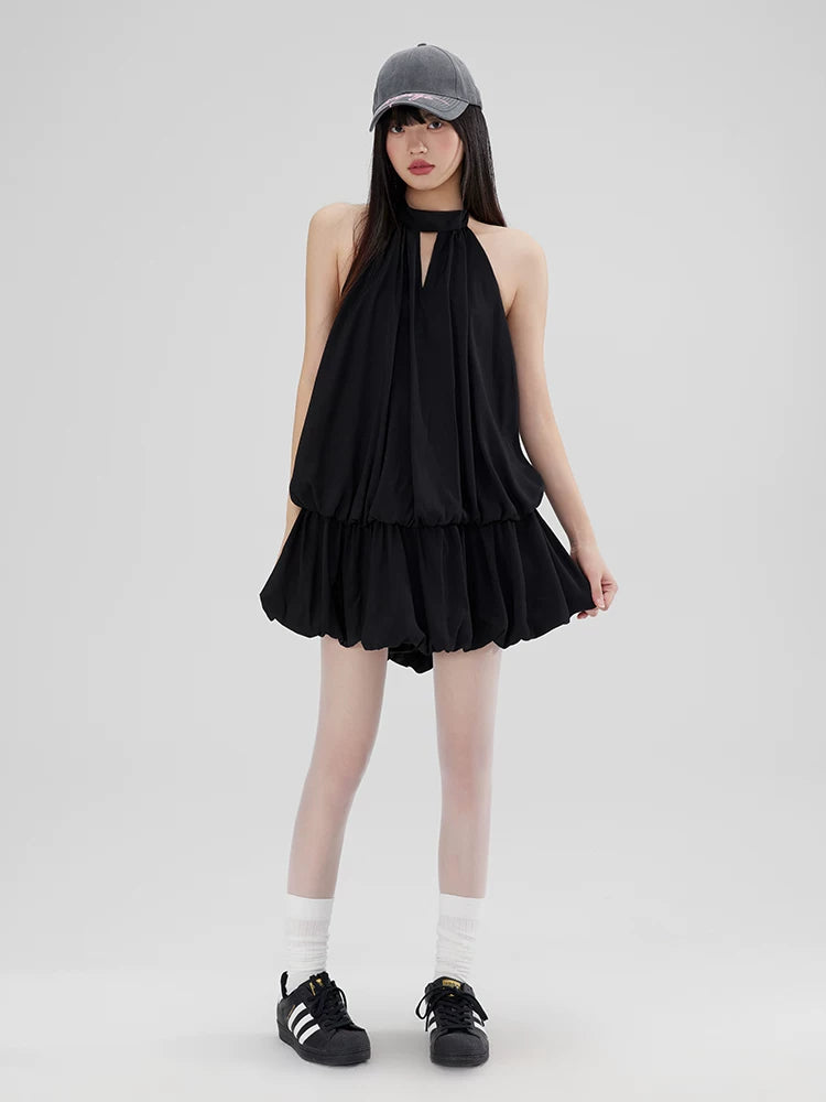 Sanhoostudio red halter dress featuring a bubble silhouette and feminine design. A summer-ready piece blending sweetness and confident style.