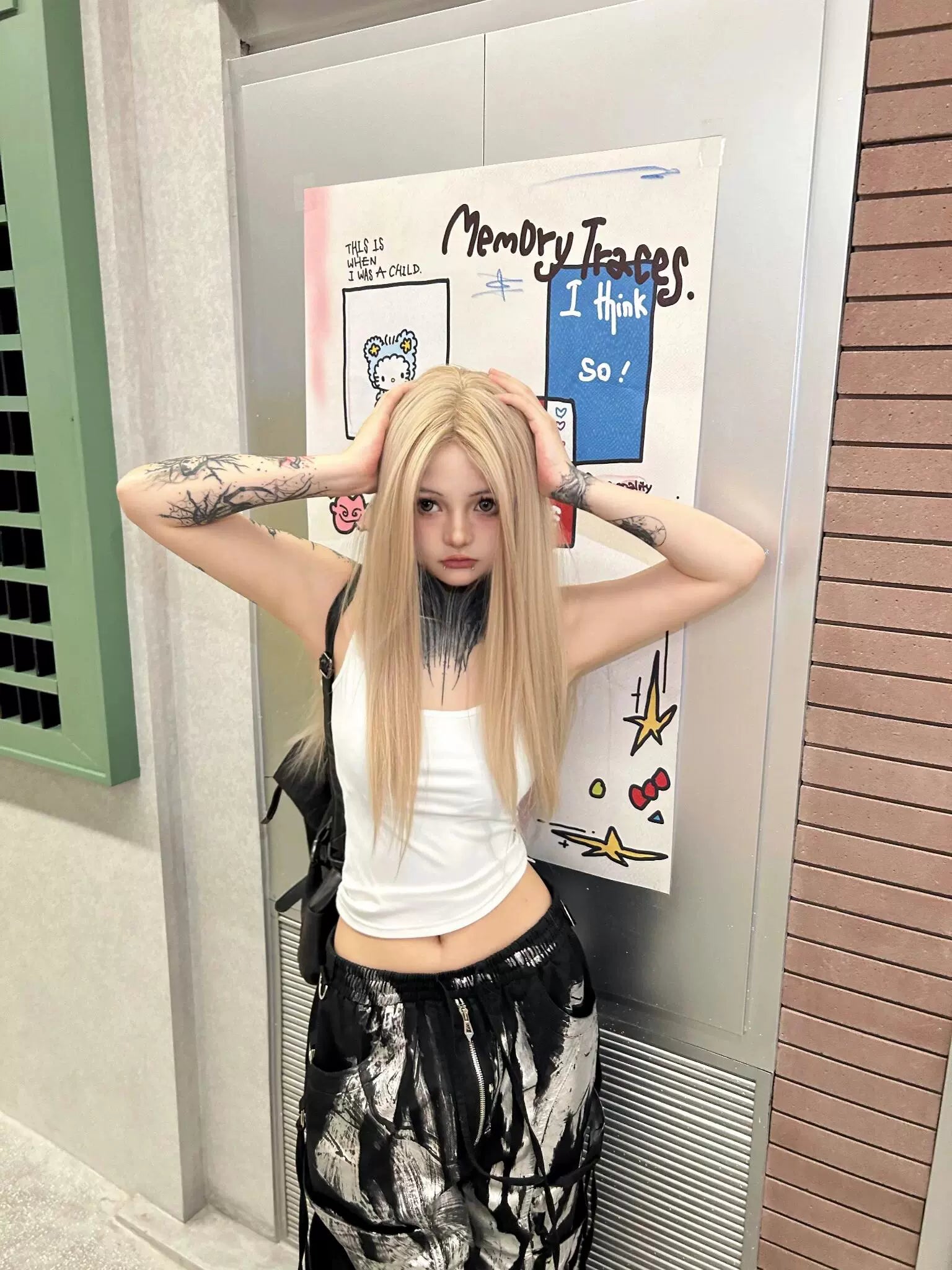 Sanhoostudio’s cyberpunk-inspired black cargo pants combine gothic Y2K aesthetics with utility style. Featuring multi-pocket design and a loose silhouette, they are perfect for futuristic streetwear outfits.