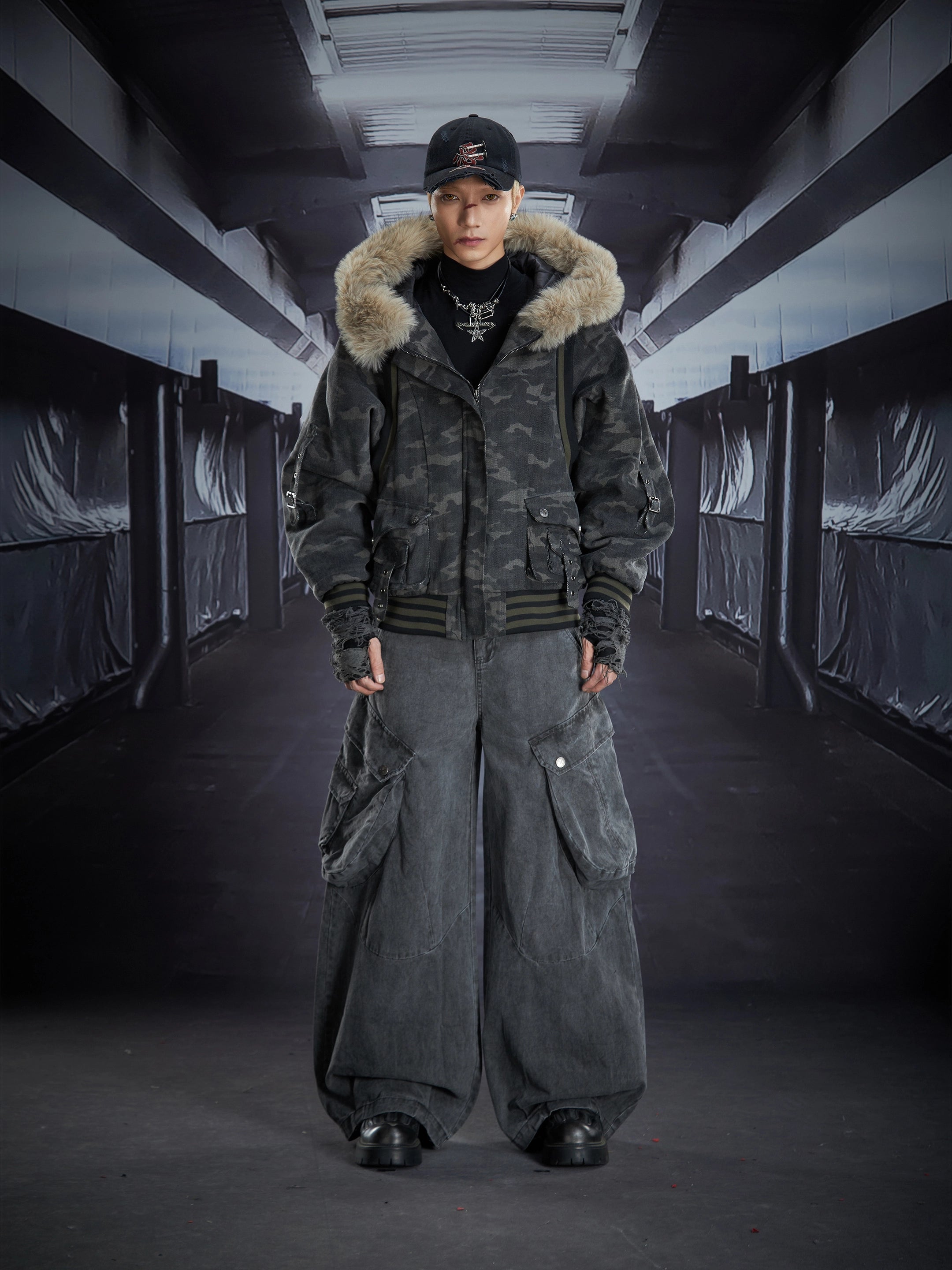 2-Way Detachable Sleeve Camo Furry Hooded Short Puffer