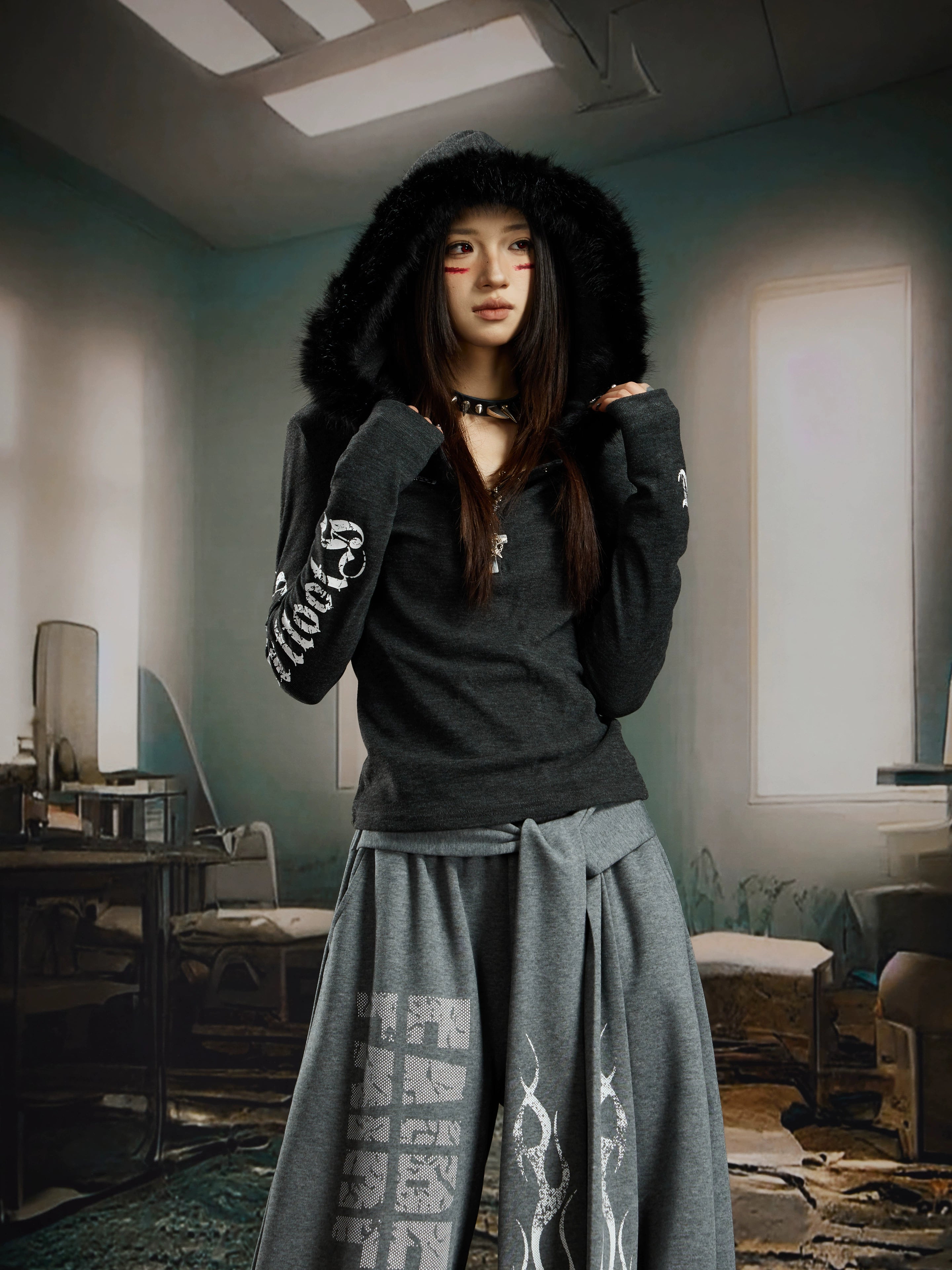 Y2K Fuzzy Cropped Hoodie with Stretch Fit