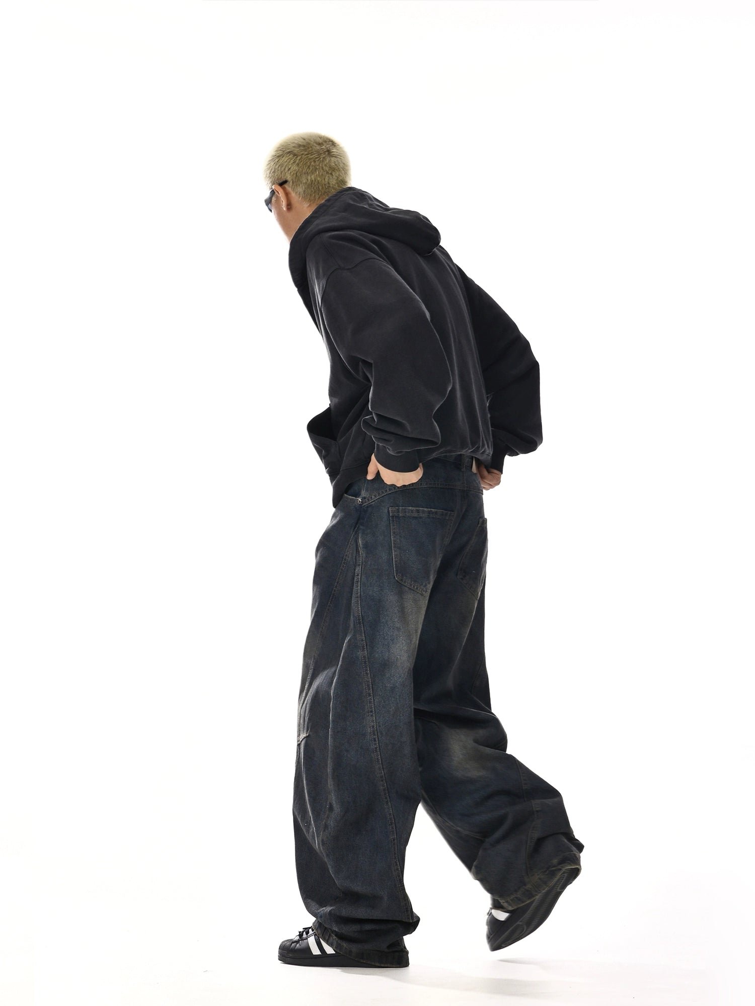 Washed Curved Denim Jeans with Streetwear Oversized Fit