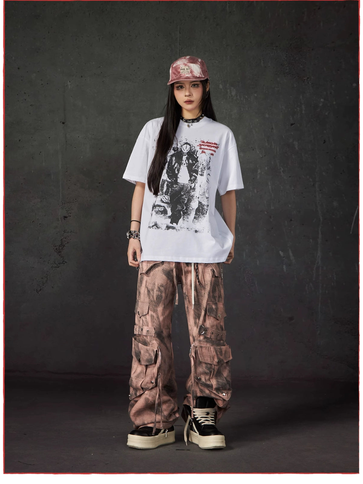 The Sanhoostudio distressed mud-dye cargo pants feature a heavy washed finish, rugged multi-pocket design, and a relaxed straight-leg fit. Perfect for utilitarian and high street styling, they combine functionality with bold design, making them an essential statement for everyday streetwear wardrobes.