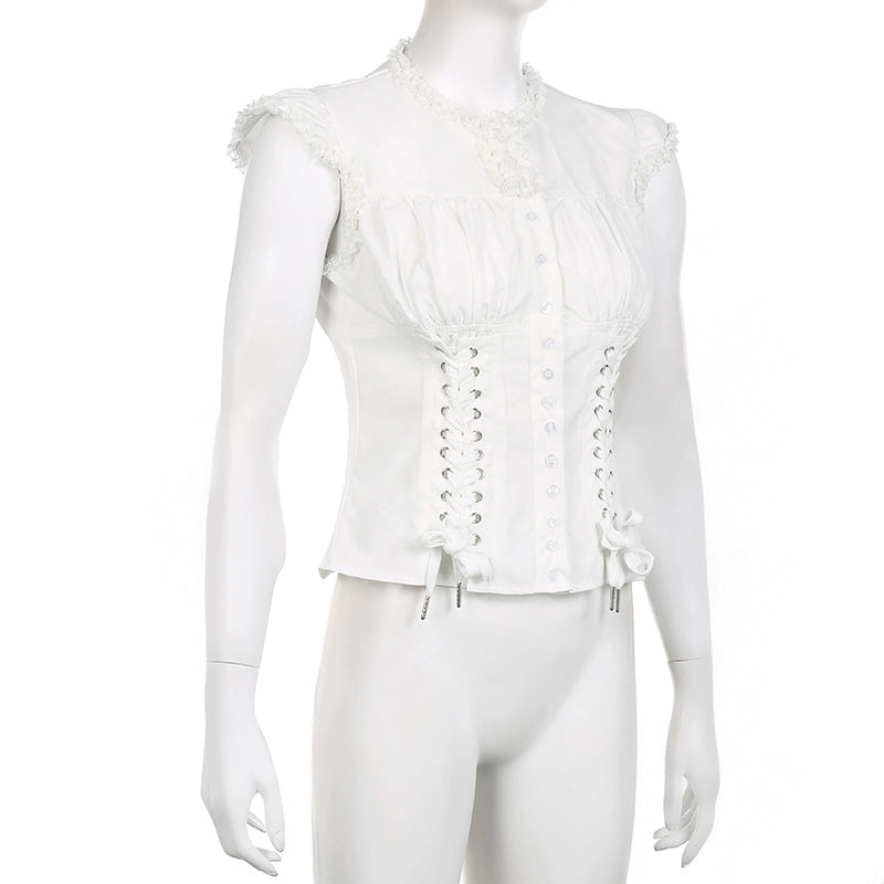 Sanhoostudio’s lace-up slim waist T-shirt offers a unique deconstructed silhouette with lace detail, blending feminine charm with edgy streetwear. A stylish choice for standout urban looks.