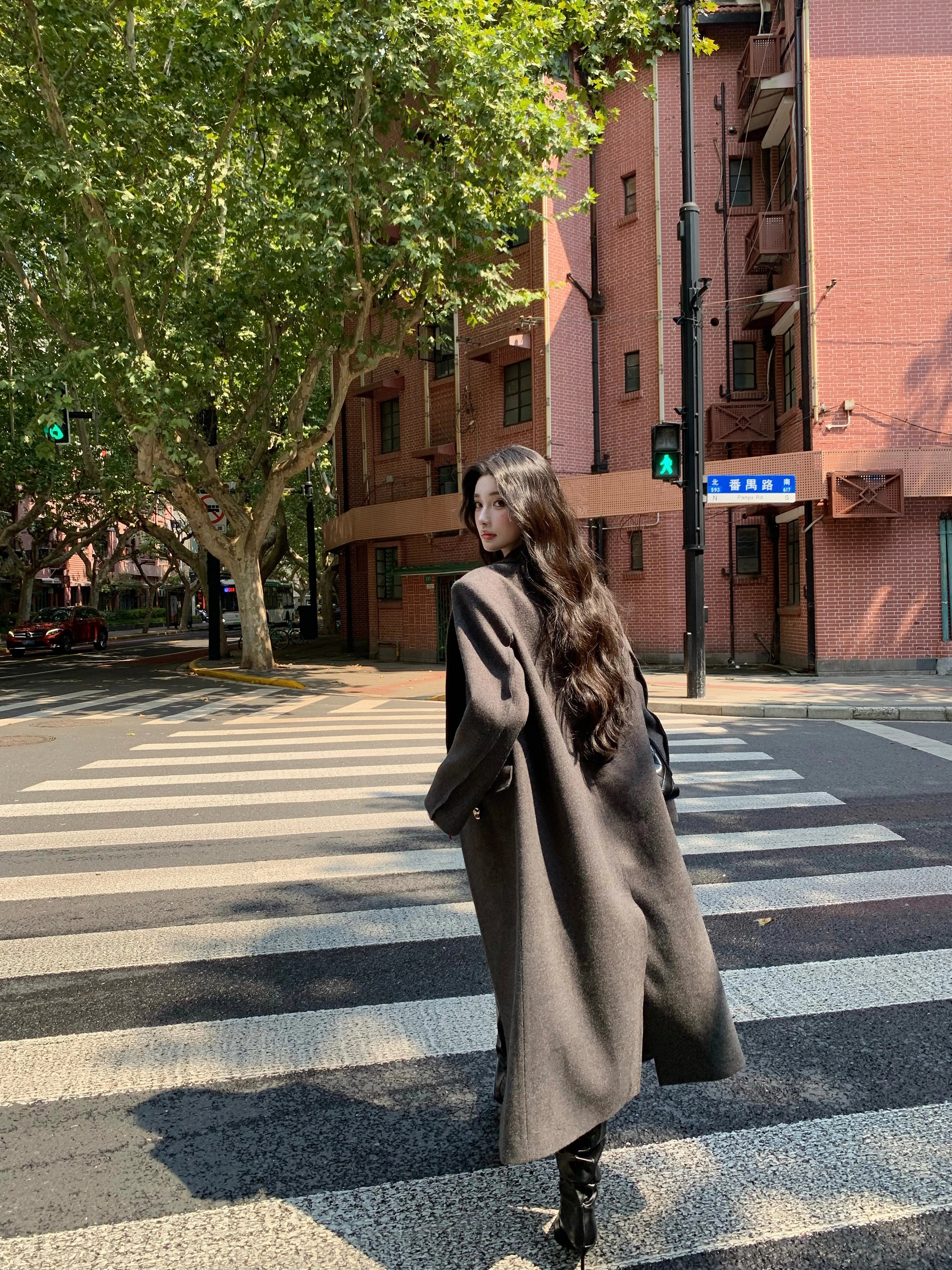 Stay cozy with the Classic Grey Wool Overcoat from Sanhoostudio, a refined outerwear piece offering warmth and elegance for autumn and winter seasons.