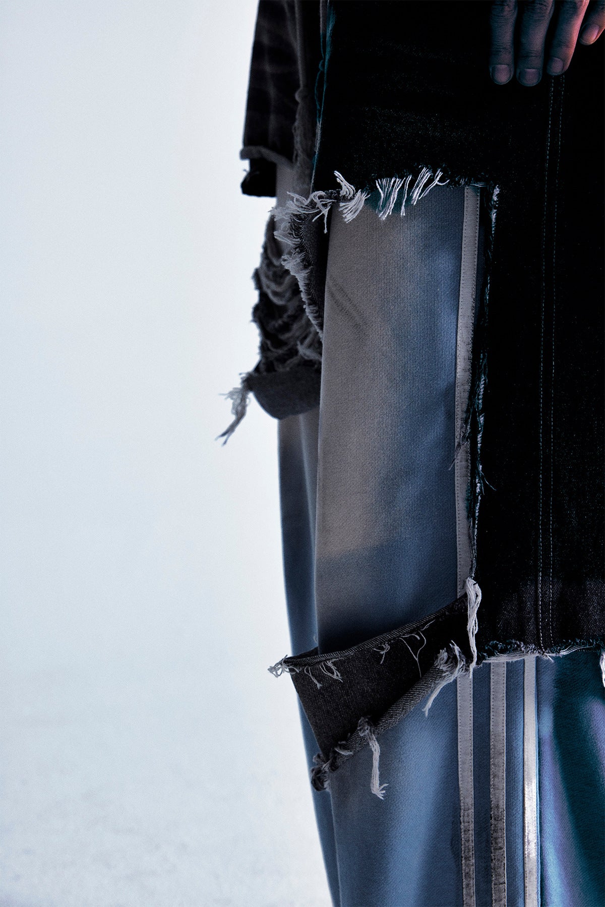 Fake Two-piece Contrast Color Stitching Ripped Jeans