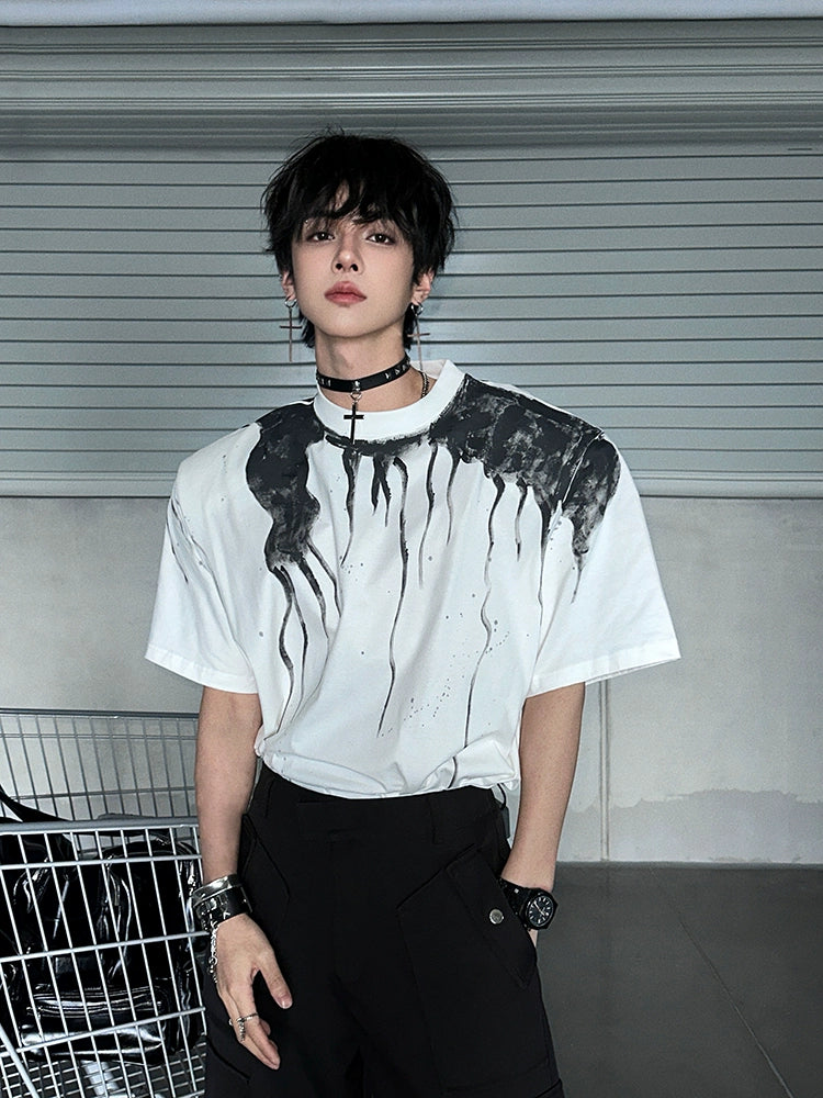 The Sanhoostudio oversized hip-hop T-shirt delivers effortless streetwear style with a relaxed silhouette and pure cotton comfort. Perfect for urban casual outfits, it’s a staple for high street wardrobes.