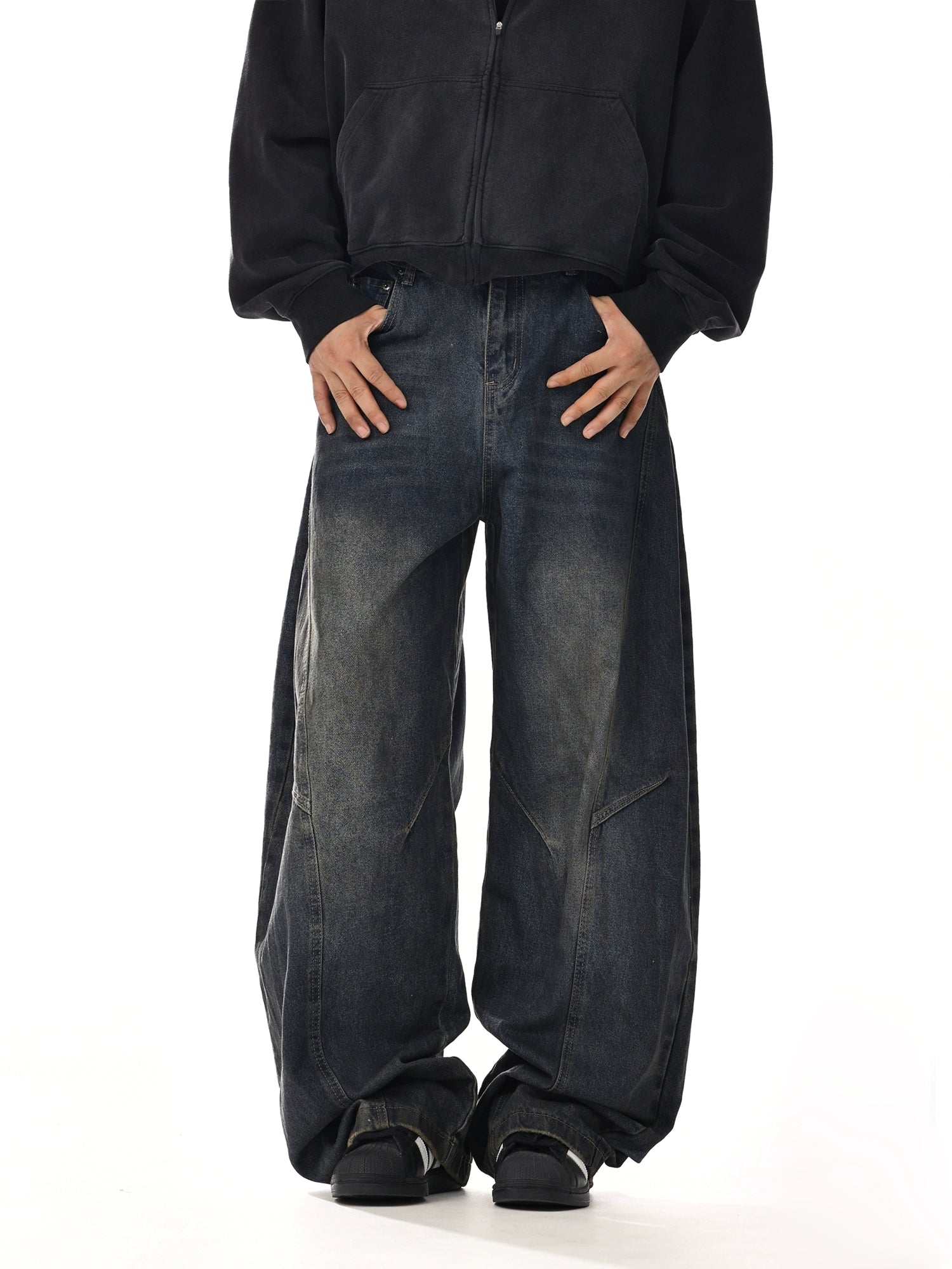 Washed Curved Denim Jeans with Streetwear Oversized Fit