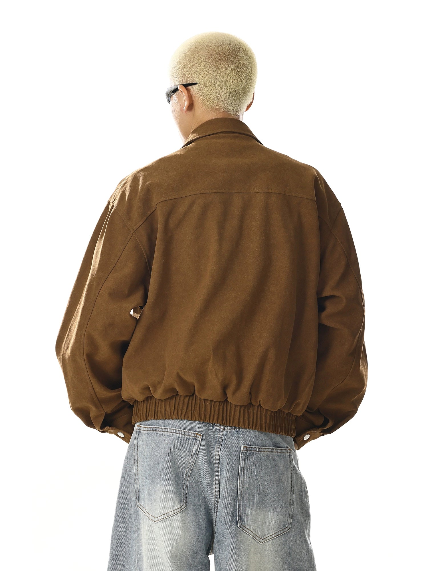 A vintage-inspired leather workwear jacket with multiple utility pockets and distressed detailing. Its oversized cut delivers both style and comfort for daily wear. Shop rugged leather outerwear at Sanhoostudio.