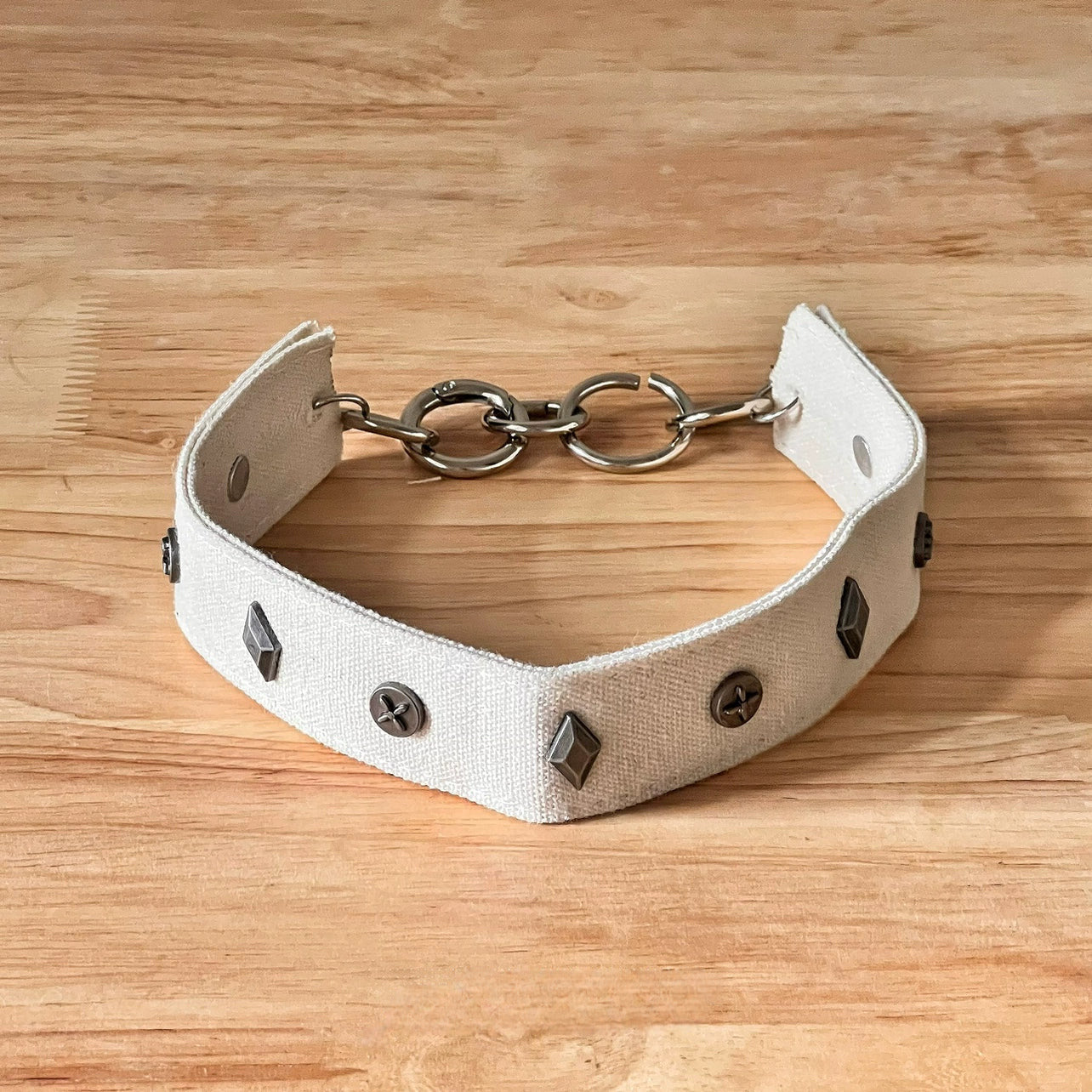 White Canvas Metal Choker Necklace
