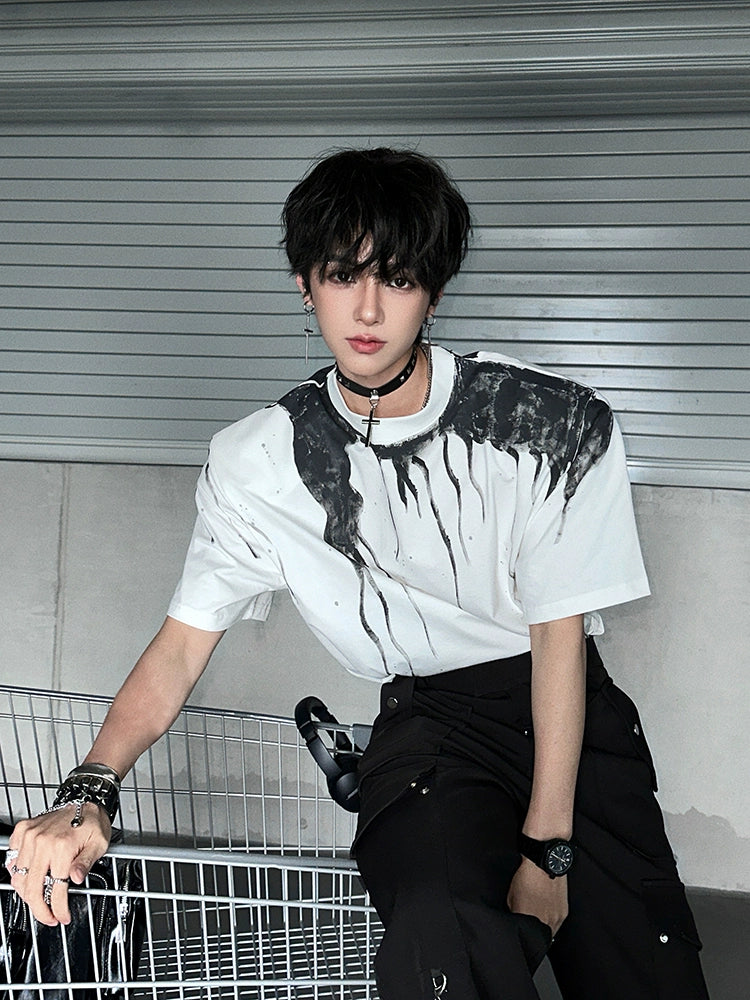 The Sanhoostudio oversized hip-hop T-shirt delivers effortless streetwear style with a relaxed silhouette and pure cotton comfort. Perfect for urban casual outfits, it’s a staple for high street wardrobes.