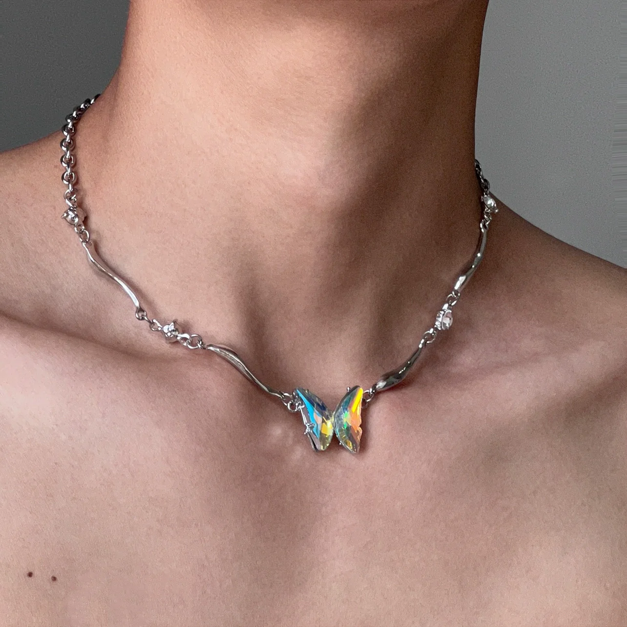 Gradient Butterfly Irregular Metal Necklace
