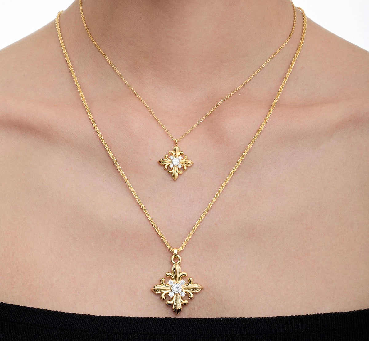 Minimal Iris Pendant Necklace