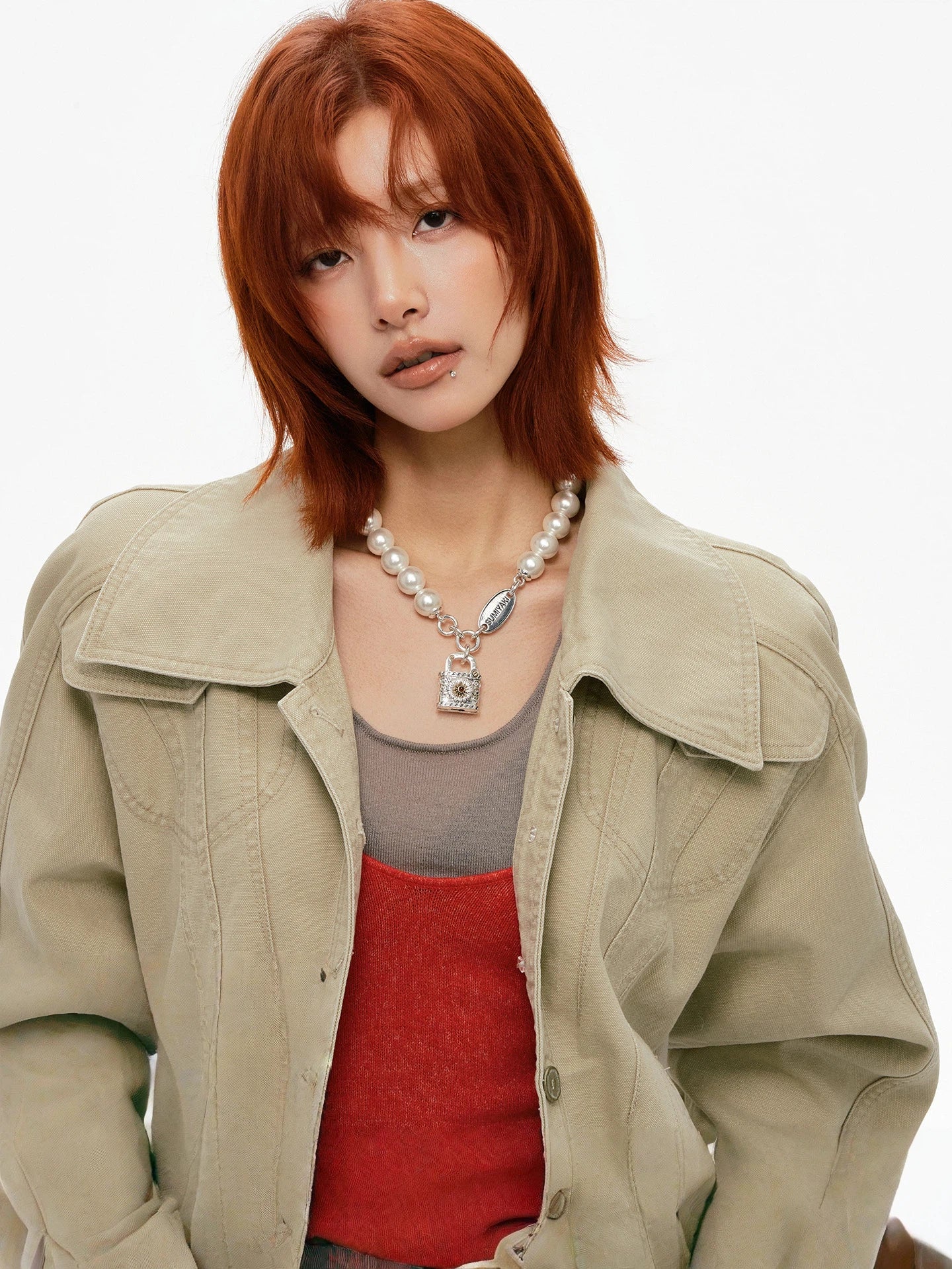 Exaggerated Daisy Pearl Lock Necklace