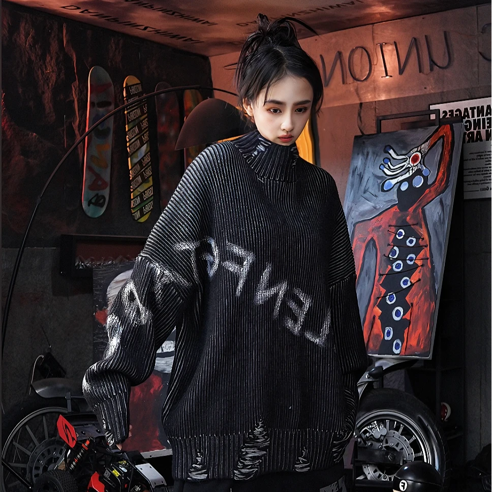 Graffiti Distressed High-Neck Street Knit Sweater