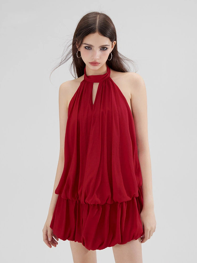Sanhoostudio red halter dress featuring a bubble silhouette and feminine design. A summer-ready piece blending sweetness and confident style.