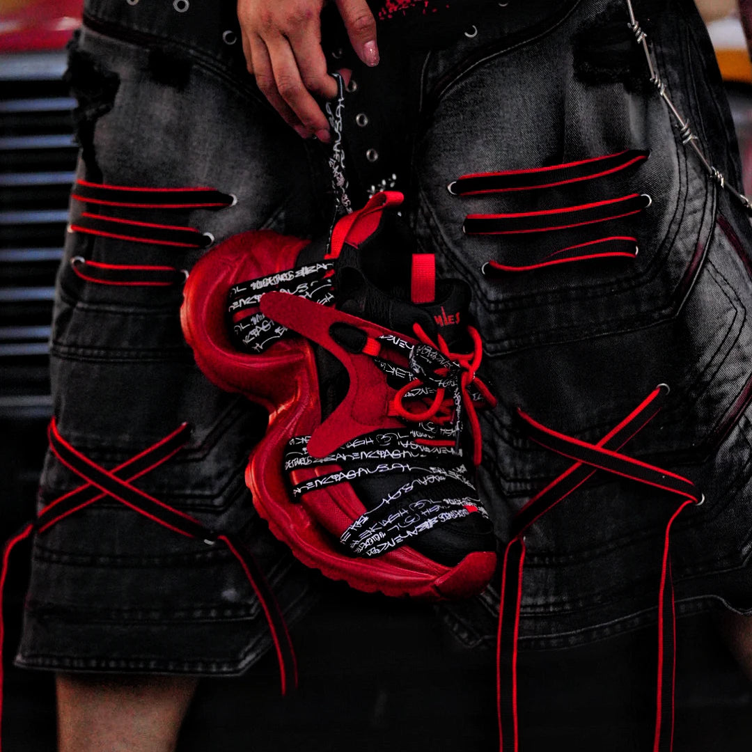 Sanhoostudio dad sneakers featuring a black and red colorblock design, cushioned sole construction, and a versatile streetwear silhouette. Built for everyday comfort, durable performance, and effortless styling with casual and urban outfits.