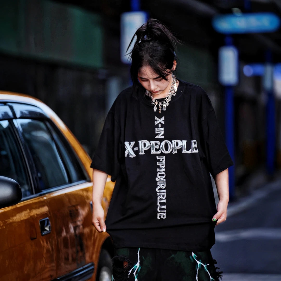Sanhoostudio high-street short sleeve tee featuring a unique silver imprint and stitched detailing. Lightweight, breathable, and designed with a loose fit for ultimate hip-hop urban styling and all-day wearability.