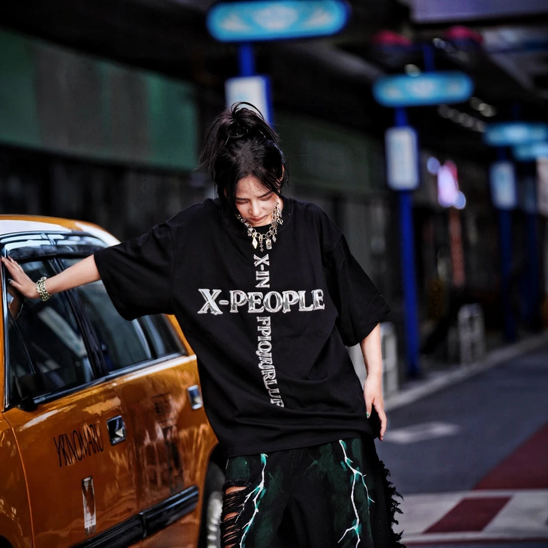 Sanhoostudio high-street short sleeve tee featuring a unique silver imprint and stitched detailing. Lightweight, breathable, and designed with a loose fit for ultimate hip-hop urban styling and all-day wearability.