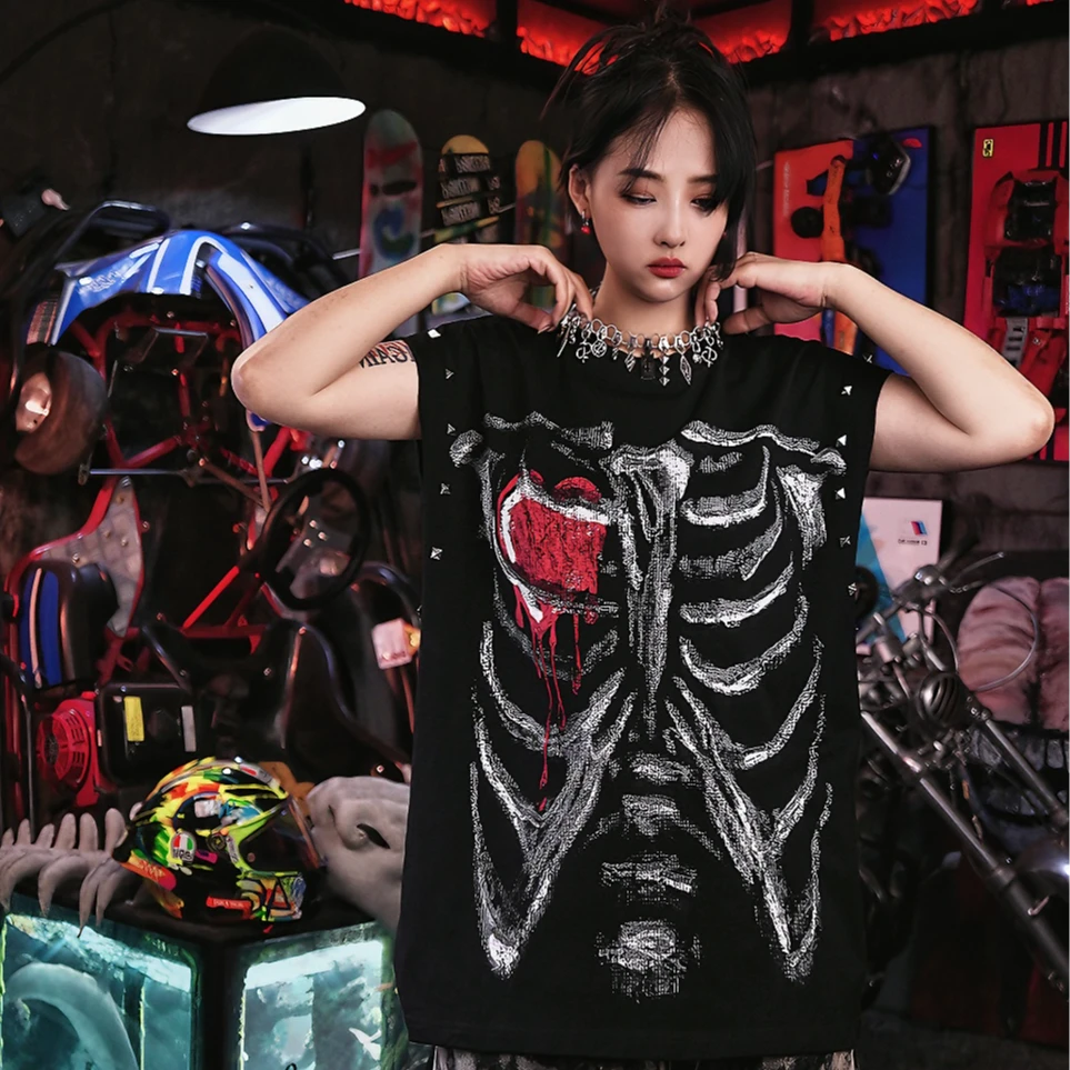 Shop the Sanhoostudio thermal imaging graphic short sleeve. Crafted with skin-friendly, breathable fabric and an oversized silhouette, perfect for bold, fashion-forward streetwear outfits and casual daily wear.