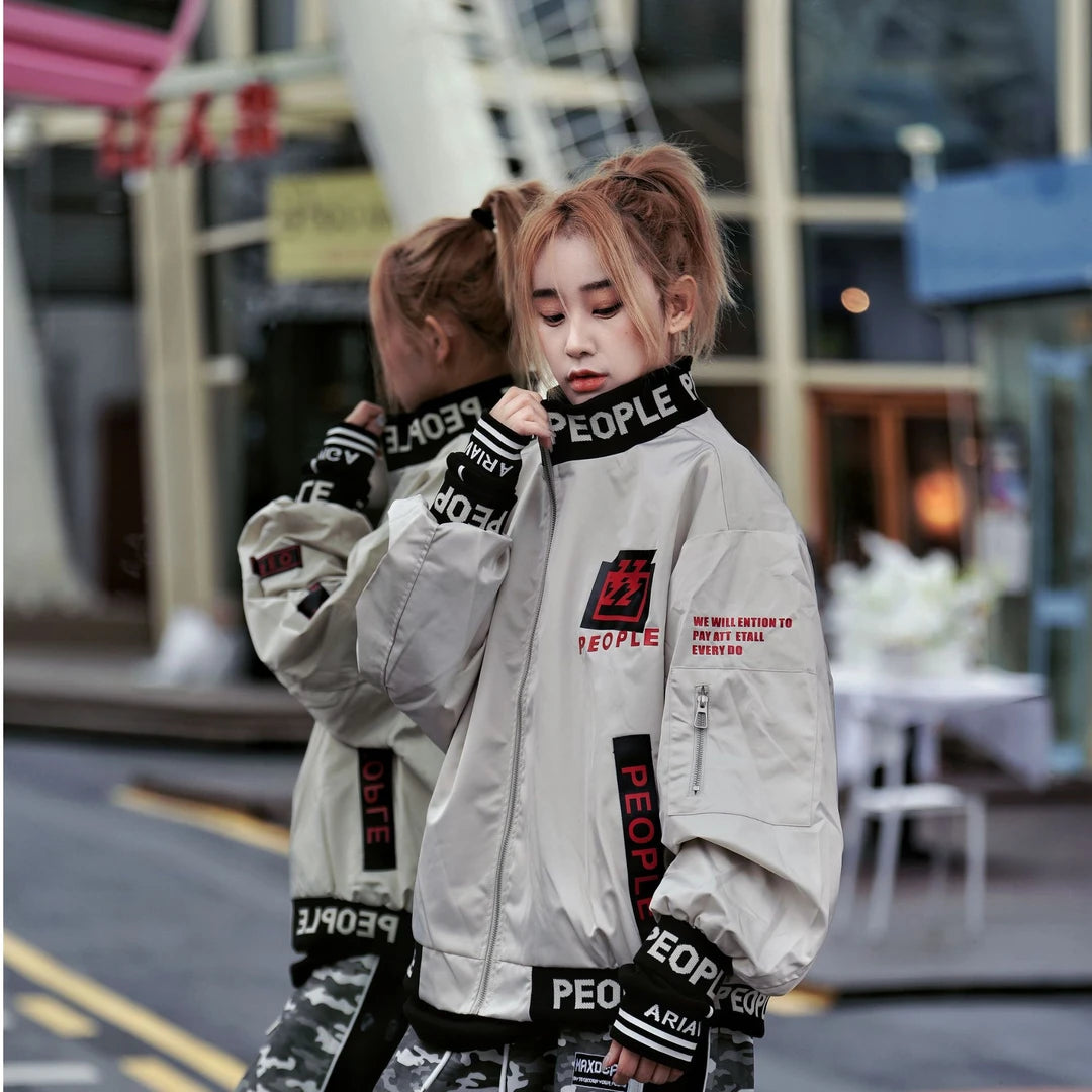 Sanhoostudio casual jacket featuring vintage American sportswear inspiration, a relaxed silhouette, and versatile everyday styling. Designed for fall and winter streetwear outfits with comfortable layering, classic athletic character, timeless casual appeal, and effortless unisex fashion.
